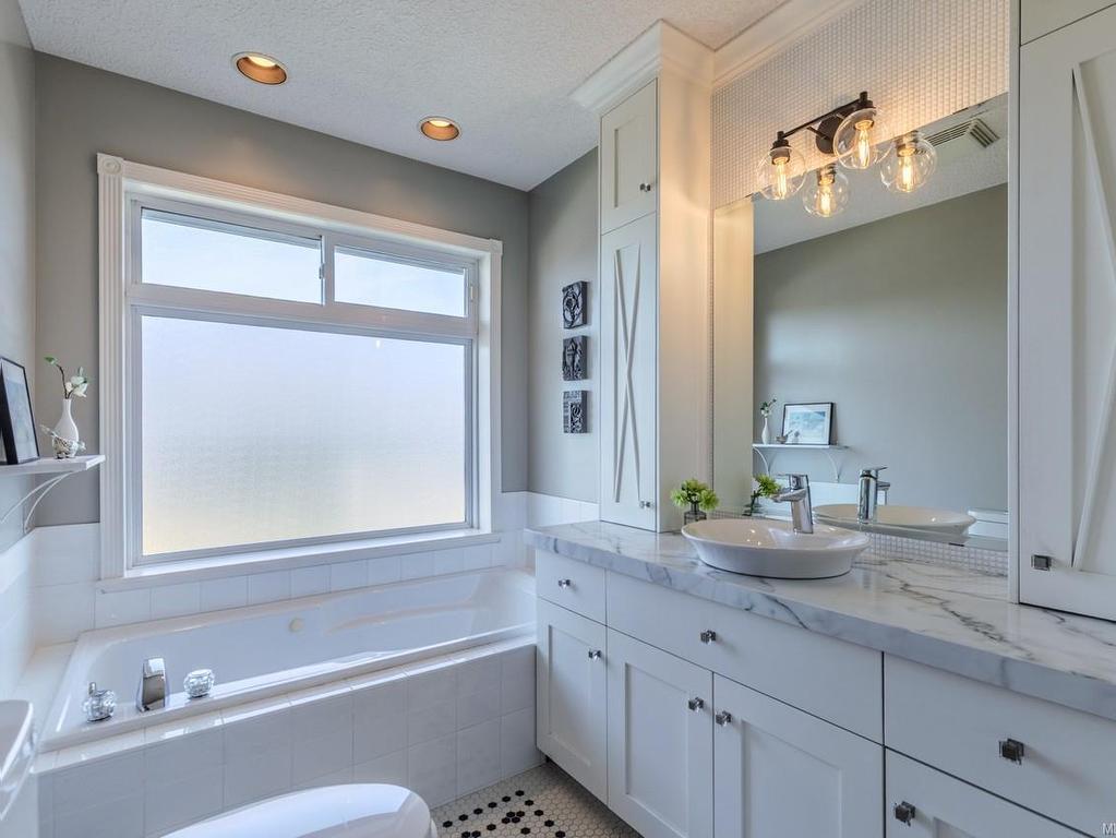 









6413


Lasalle

Rd,
Nanaimo,




BC
V9V 1N6

