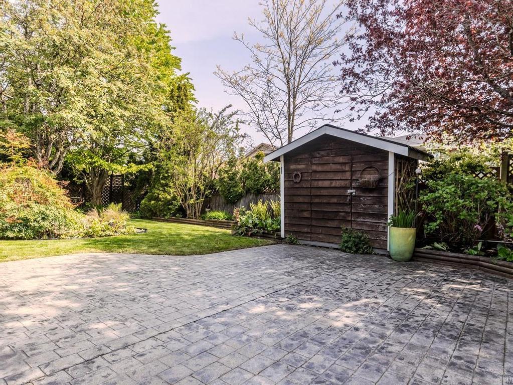 









6413


Lasalle

Rd,
Nanaimo,




BC
V9V 1N6

