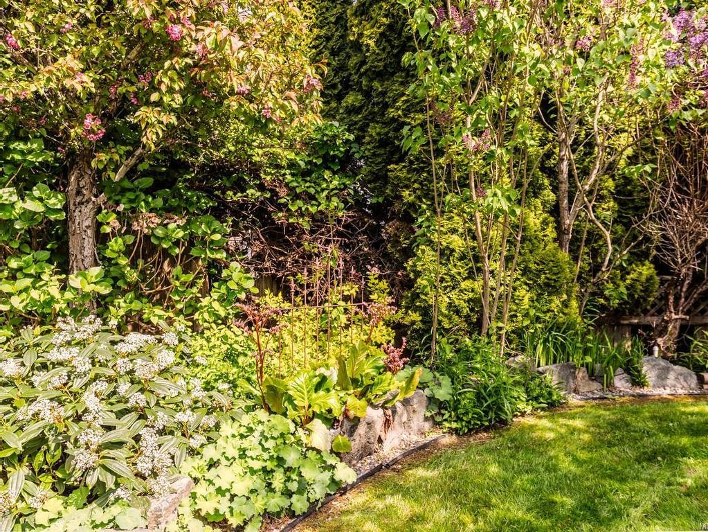 









6413


Lasalle

Rd,
Nanaimo,




BC
V9V 1N6

