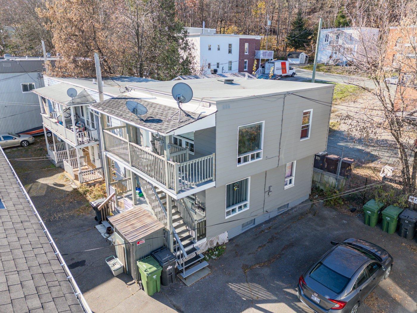 









913

 - 923


Rue du Fédéral

,
Sherbrooke (Les Nations),




QC
J1H5A6

