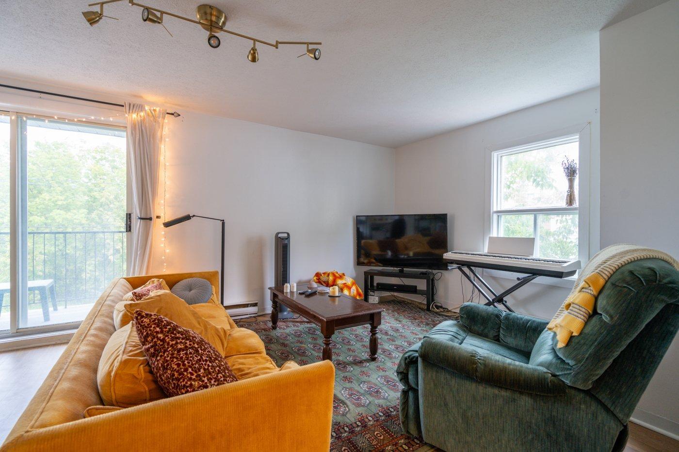









913

 - 923


Rue du Fédéral

,
Sherbrooke (Les Nations),




QC
J1H5A6

