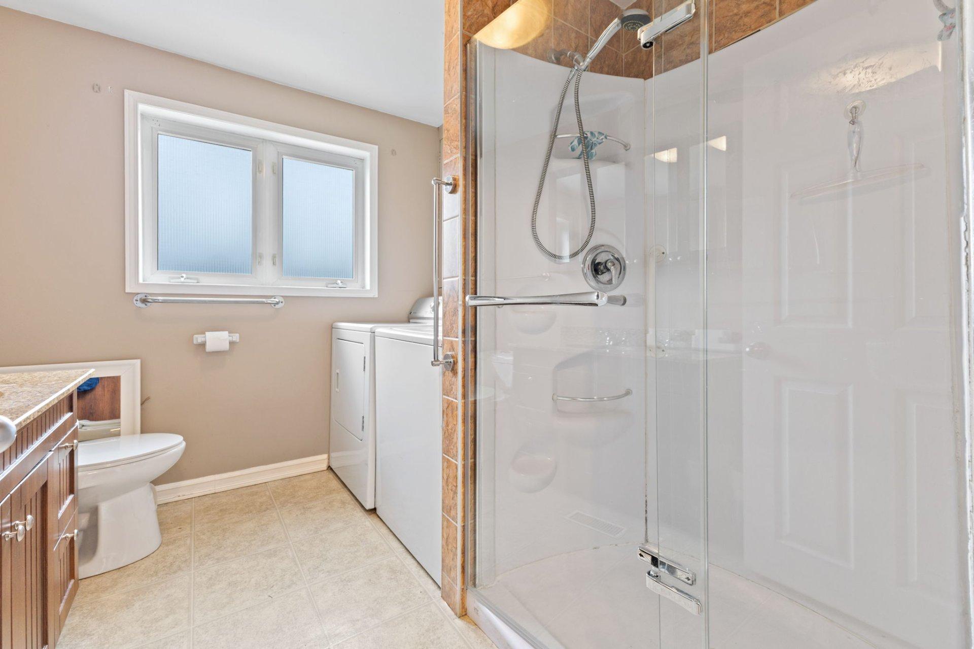 









79


Rue Deschênes

,
Gatineau (Aylmer),




QC
J9H1N8

