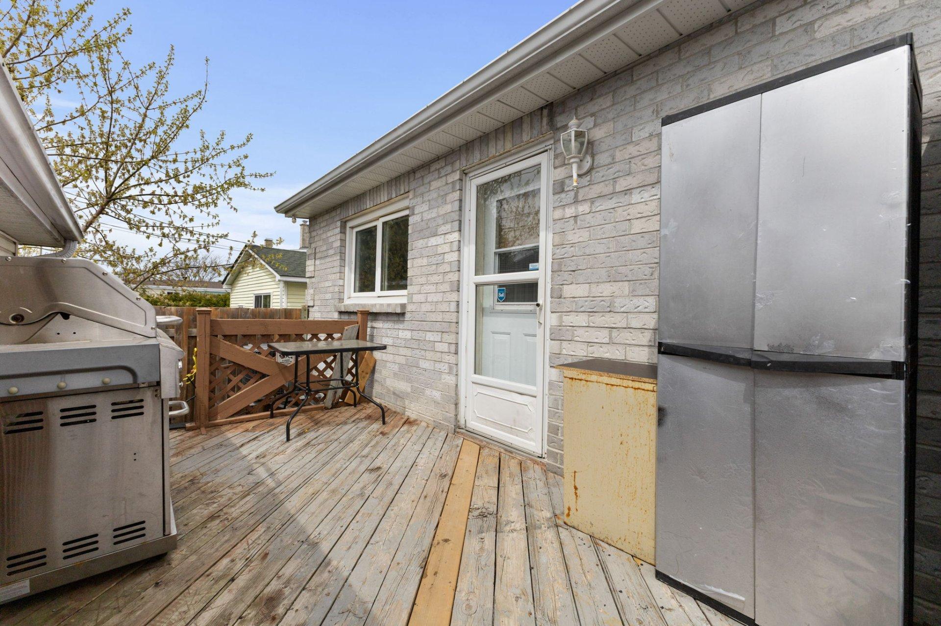 









79


Rue Deschênes

,
Gatineau (Aylmer),




QC
J9H1N8

