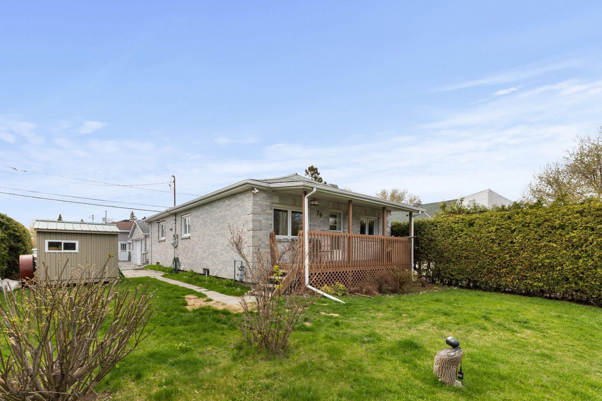 









79


Rue Deschênes

,
Gatineau (Aylmer),




QC
J9H1N8

