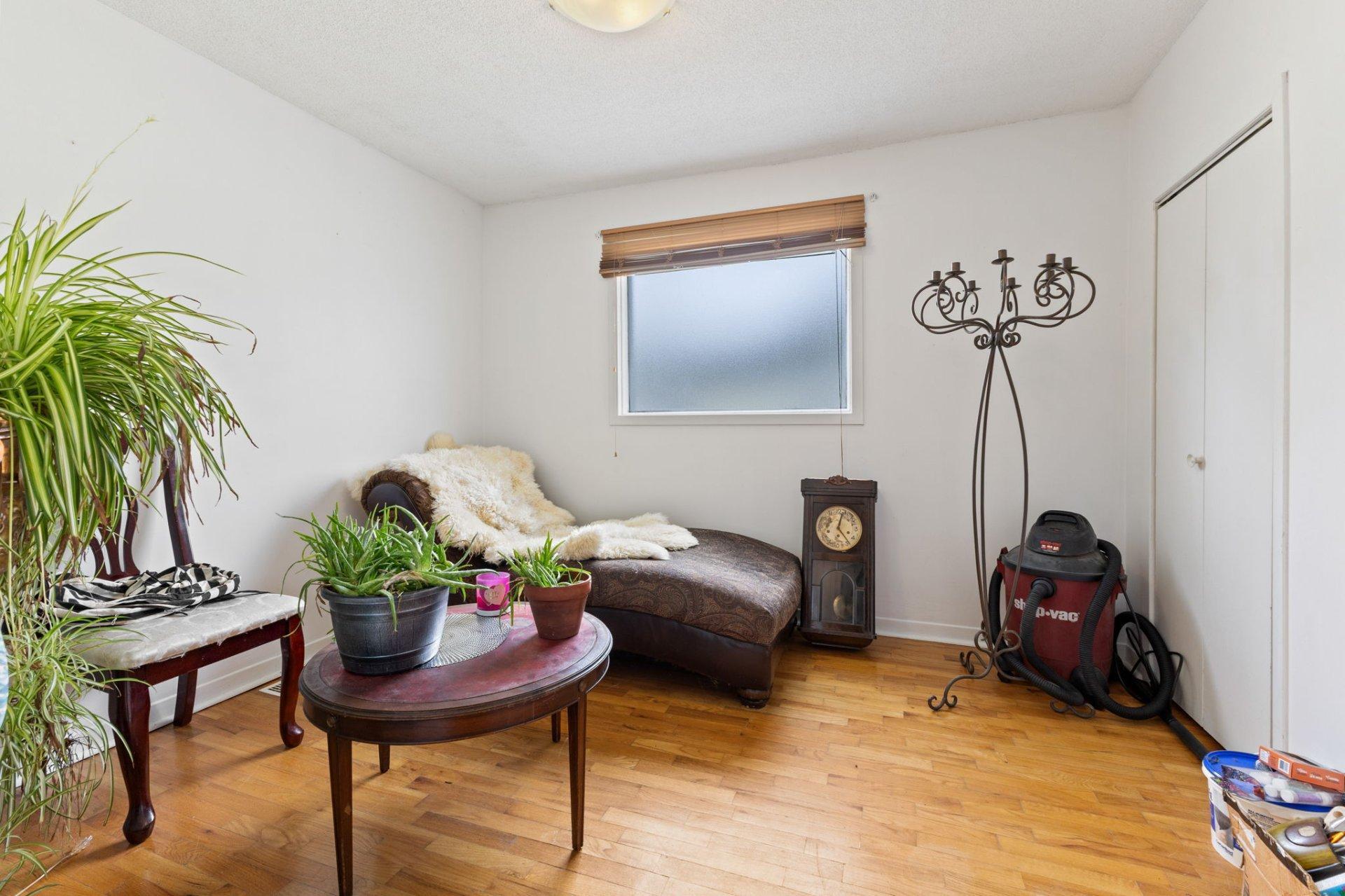 









79


Rue Deschênes

,
Gatineau (Aylmer),




QC
J9H1N8

