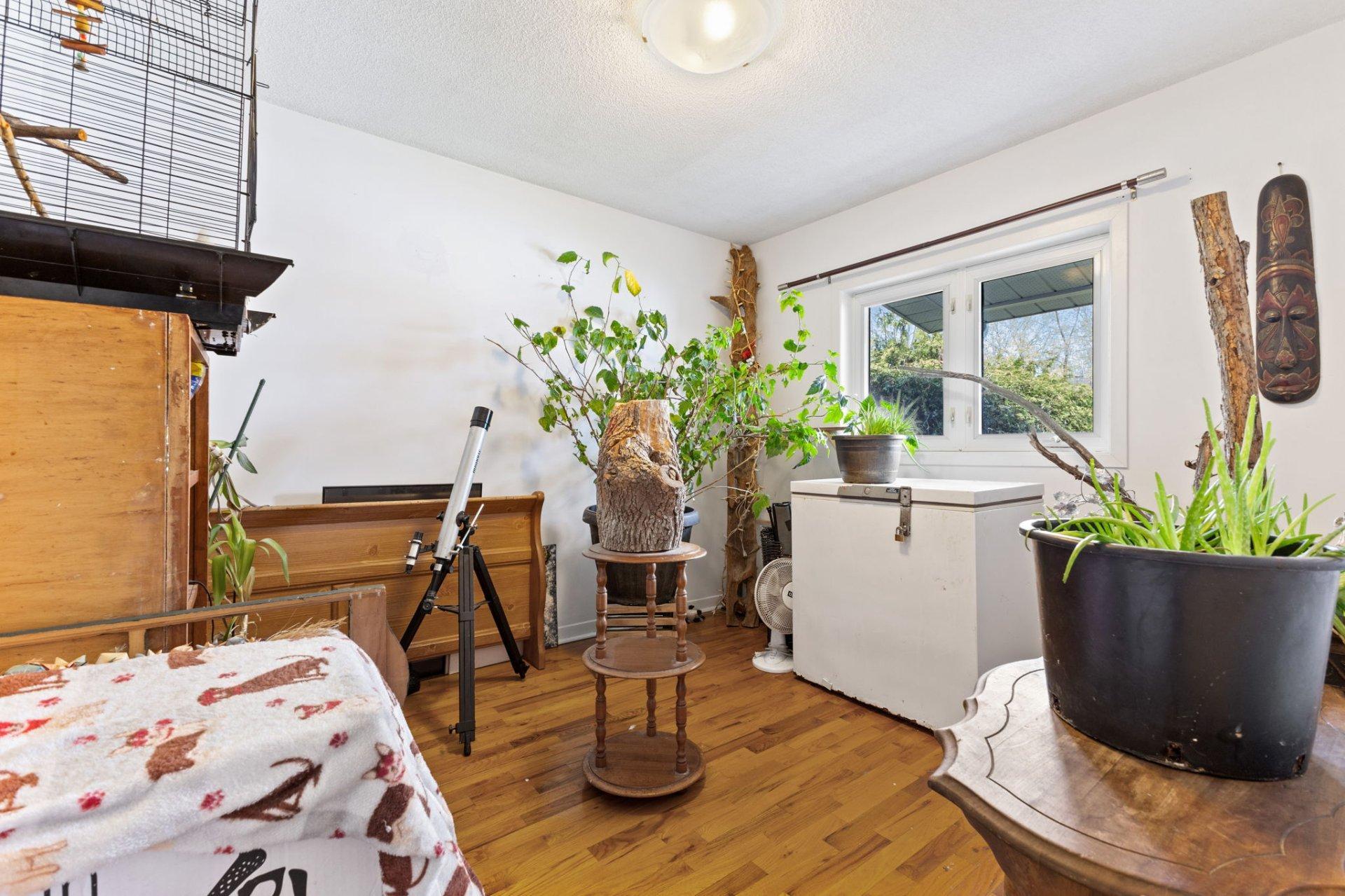 









79


Rue Deschênes

,
Gatineau (Aylmer),




QC
J9H1N8

