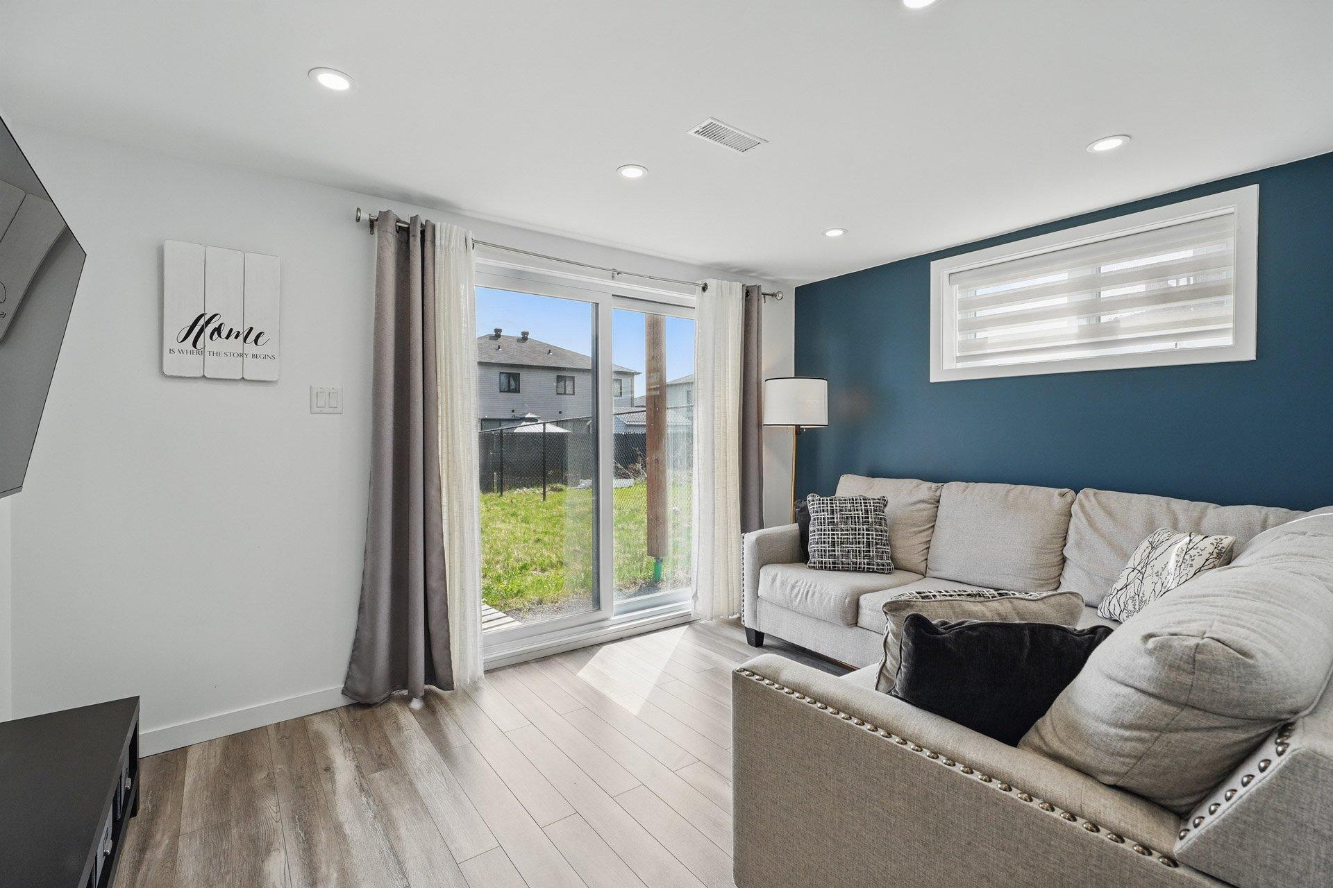 









47


Rue d'Anvers

,
Gatineau (Aylmer),




QC
J9J3J2


