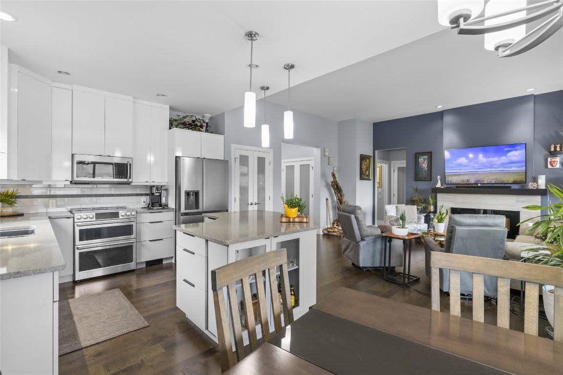 









3825


Acacia

Lane,
West Kelowna,




BC
V4T 3M1

