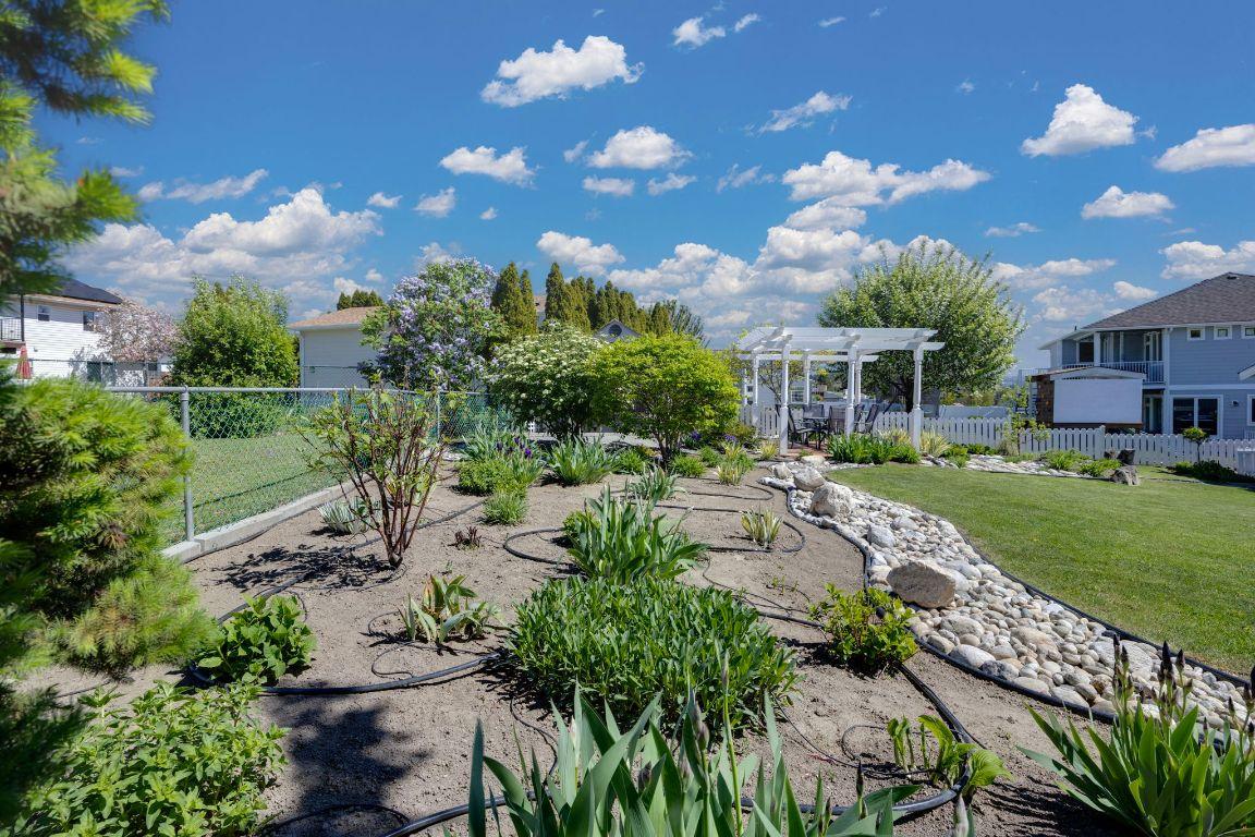 









2150


Witt

Road,
West Kelowna,




BC
V4T 2C4

