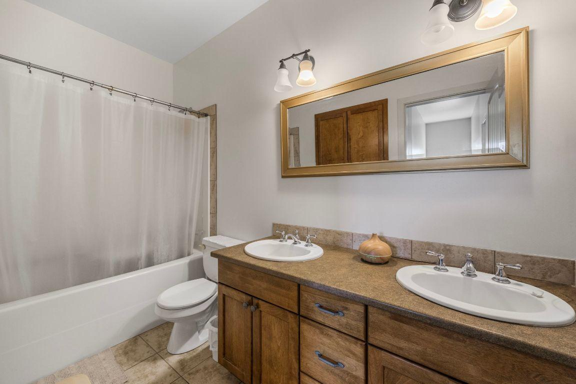 









2150


Witt

Road,
West Kelowna,




BC
V4T 2C4

