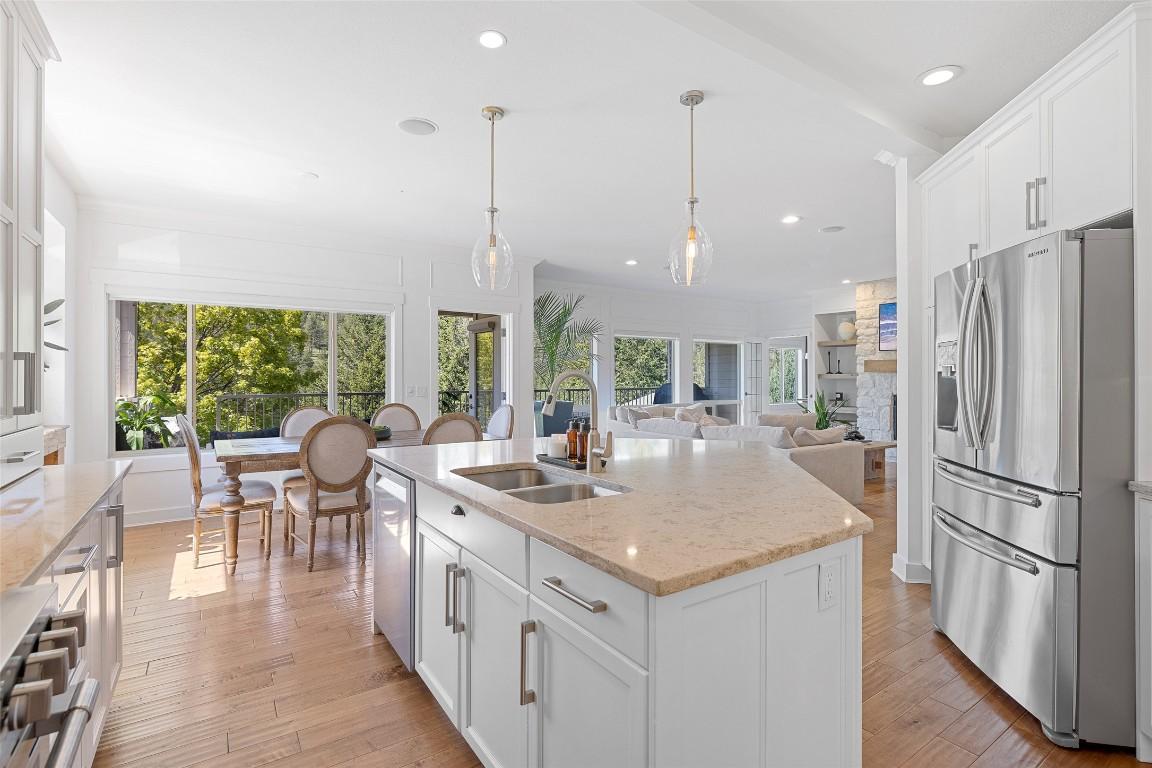 









1185


Peak Point

Drive,
West Kelowna,




BC
V1Z 4A9

