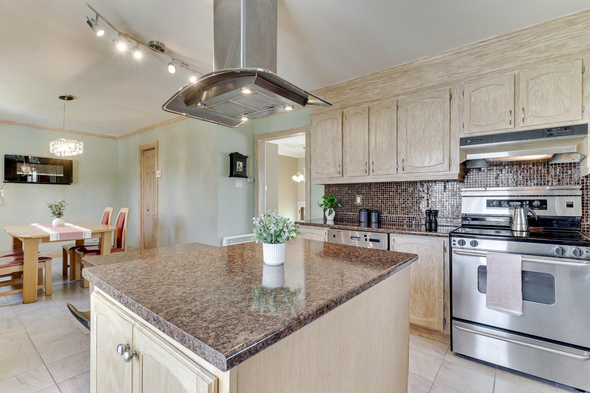 









237


Rue Liébert

,
Repentigny (Repentigny),




QC
J6A5P6

