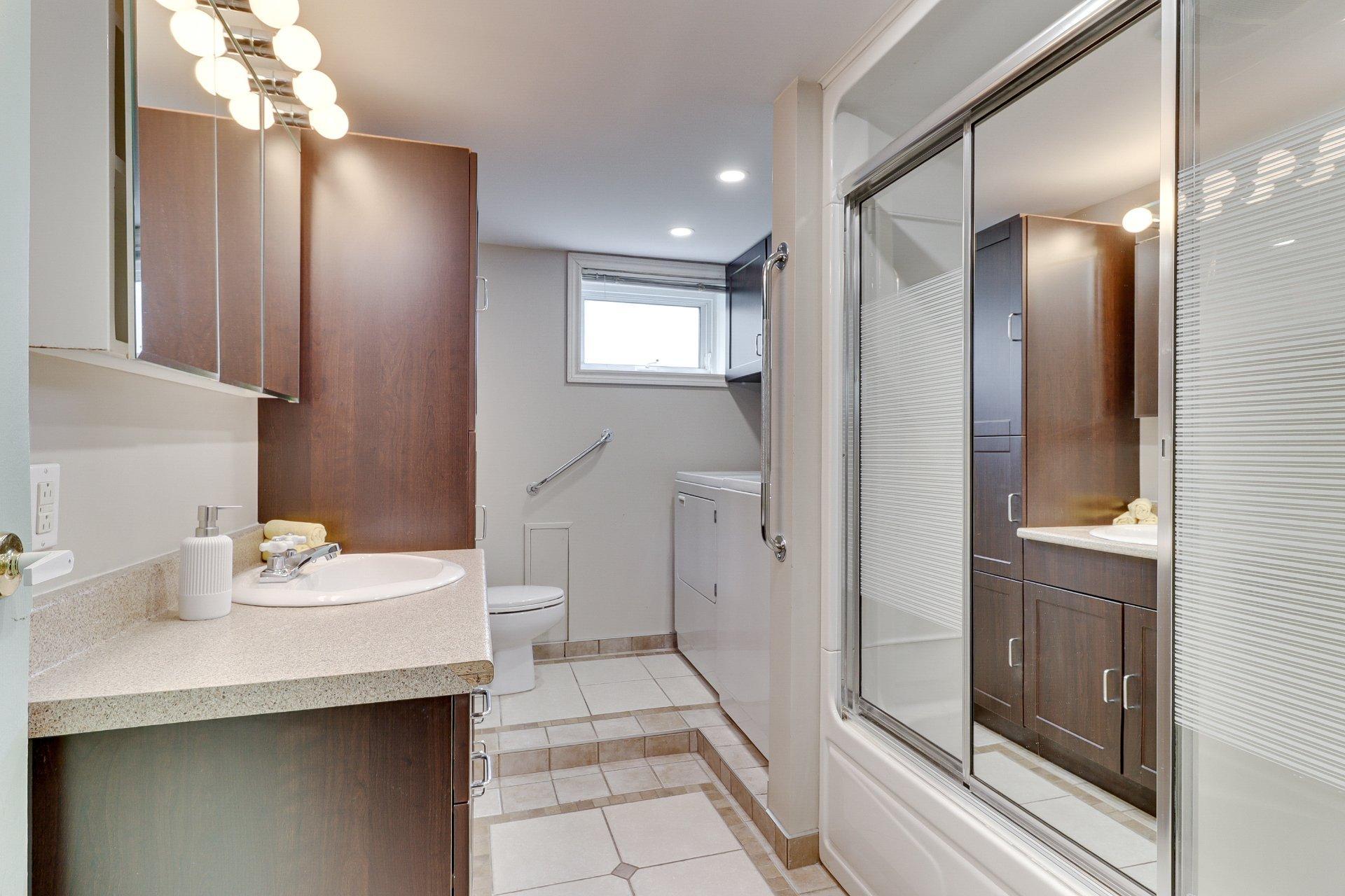 









237


Rue Liébert

,
Repentigny (Repentigny),




QC
J6A5P6


