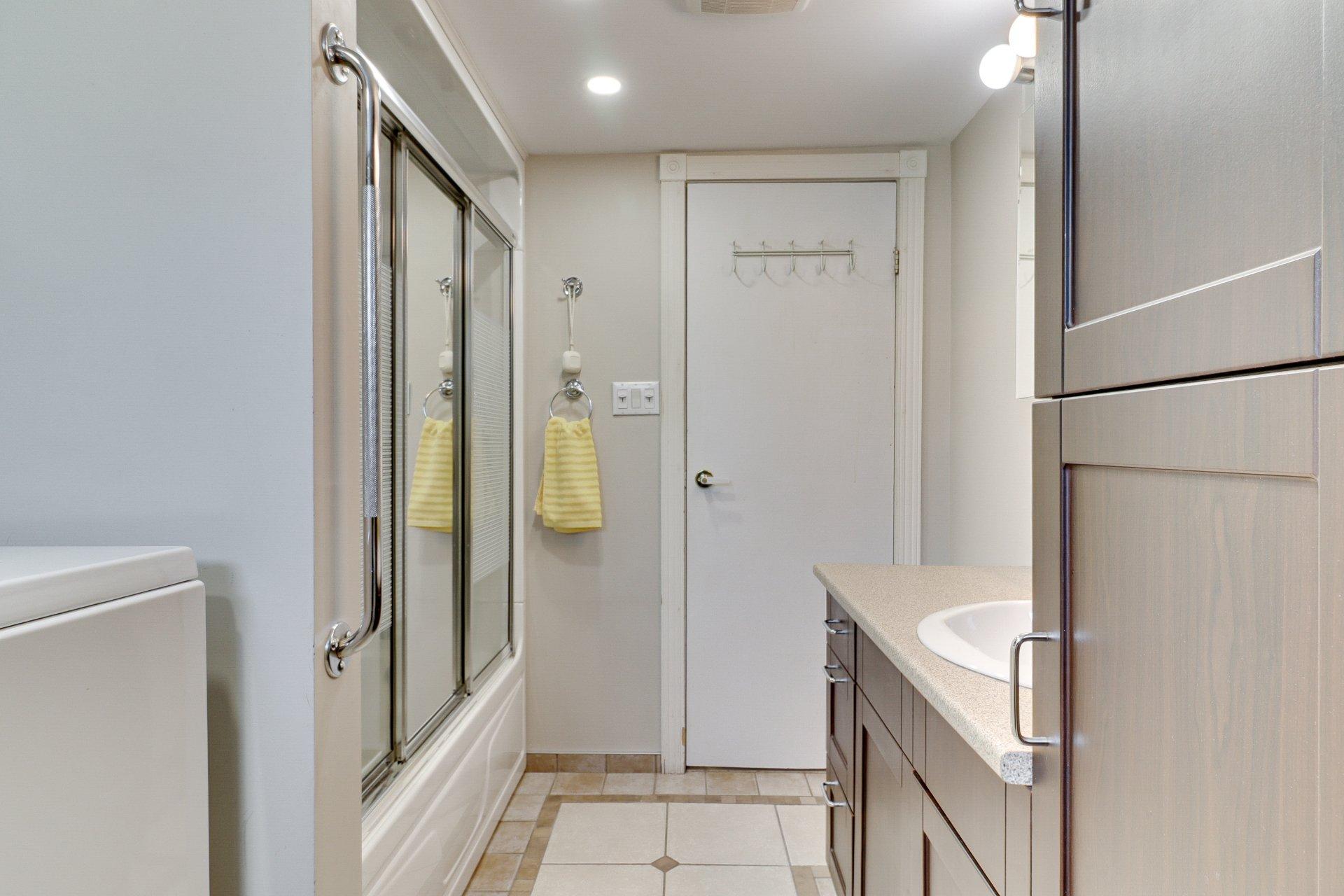









237


Rue Liébert

,
Repentigny (Repentigny),




QC
J6A5P6

