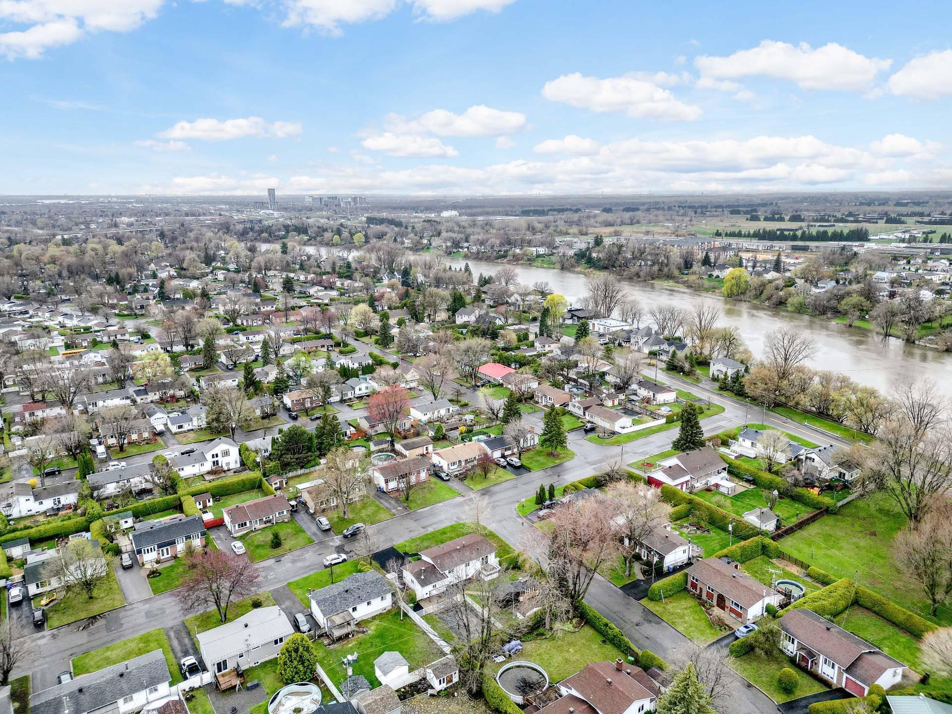 









237


Rue Liébert

,
Repentigny (Repentigny),




QC
J6A5P6

