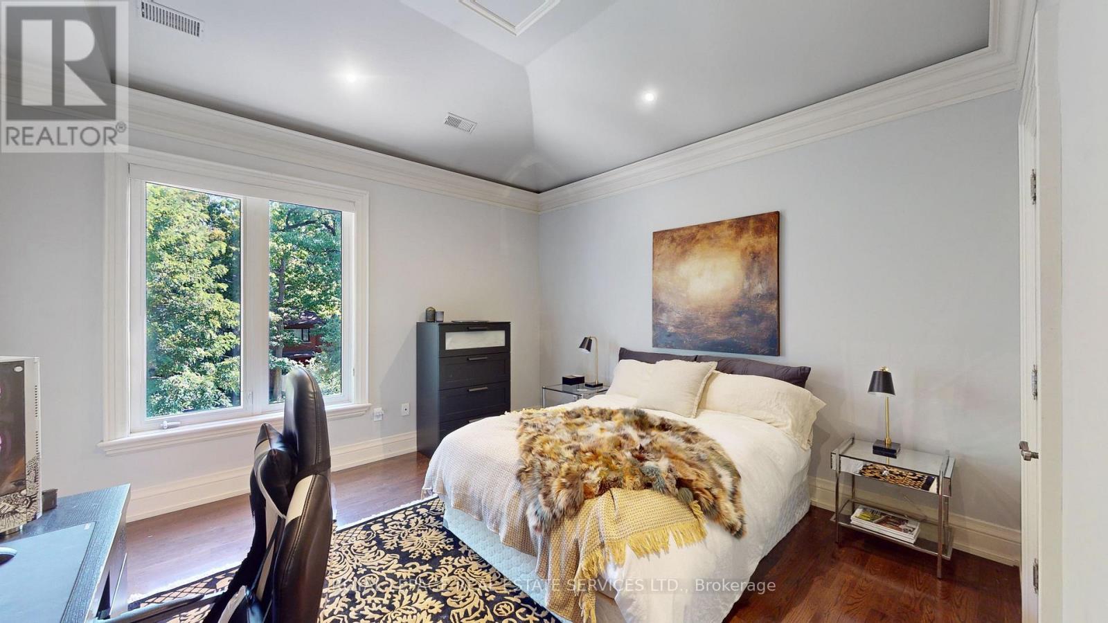 












43 RIVERSIDE CRESCENT

,
Toronto,




Ontario
M6S1B5

