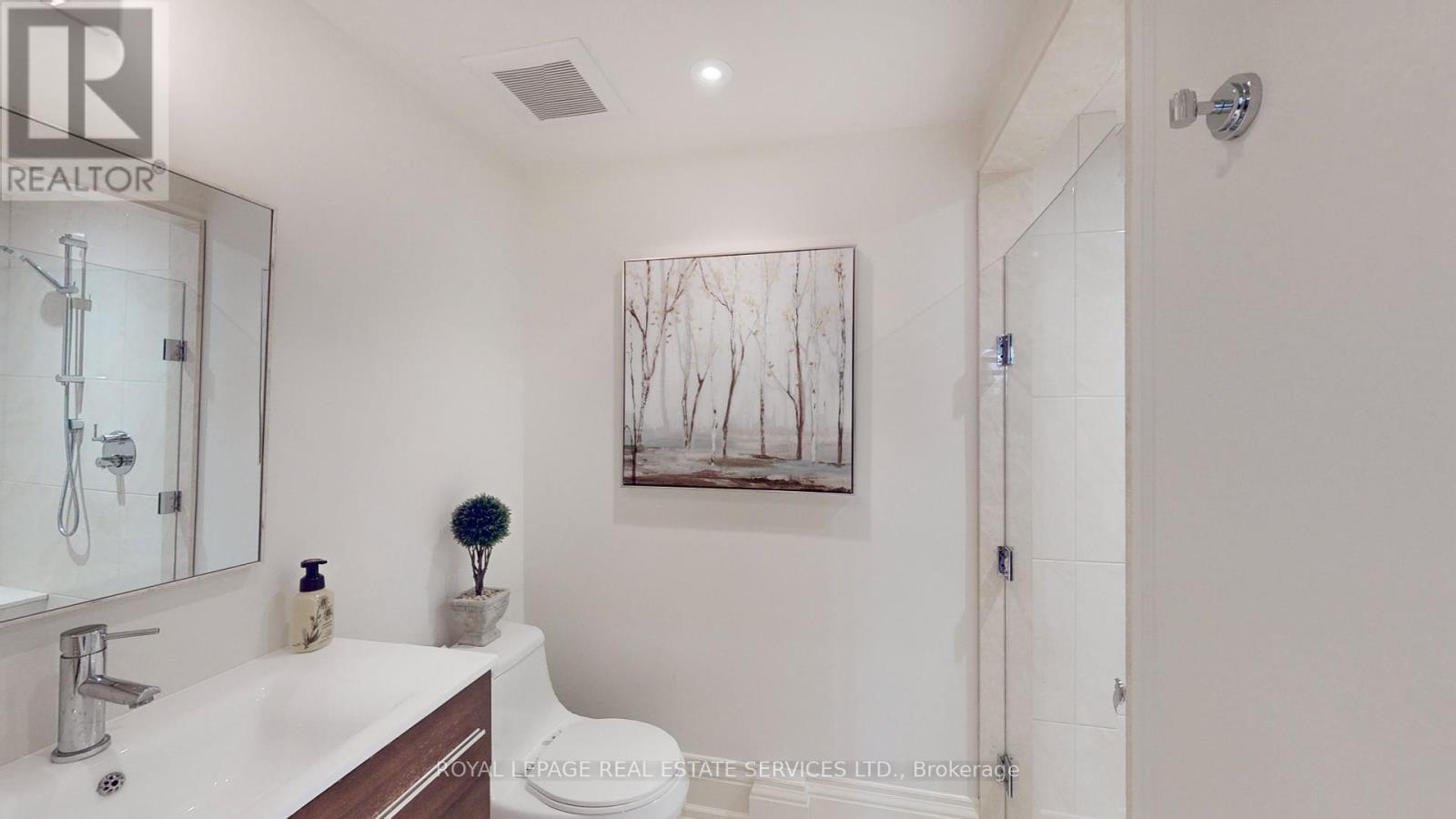 












43 RIVERSIDE CRESCENT

,
Toronto,




Ontario
M6S1B5

