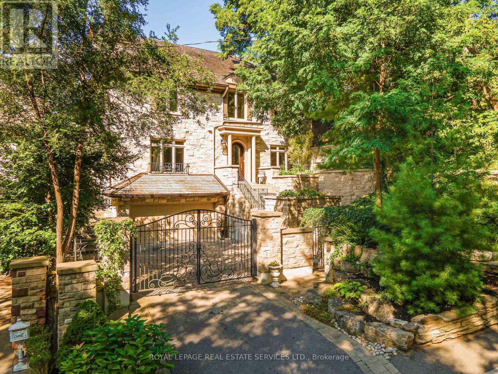 












43 RIVERSIDE CRESCENT

,
Toronto,




Ontario
M6S1B5

