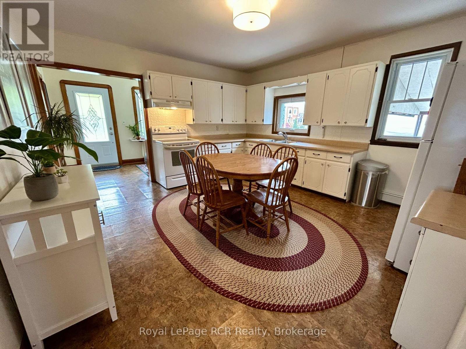 












311 12TH STREET

,
Hanover,




Ontario
N4N1V5

