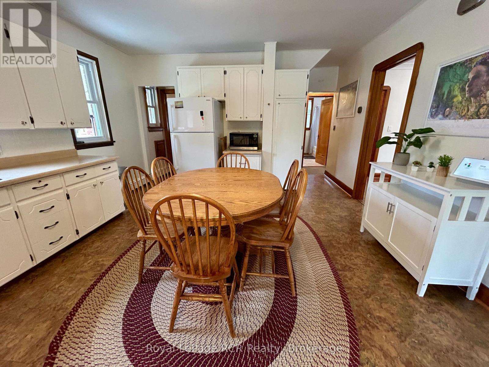 












311 12TH STREET

,
Hanover,




Ontario
N4N1V5

