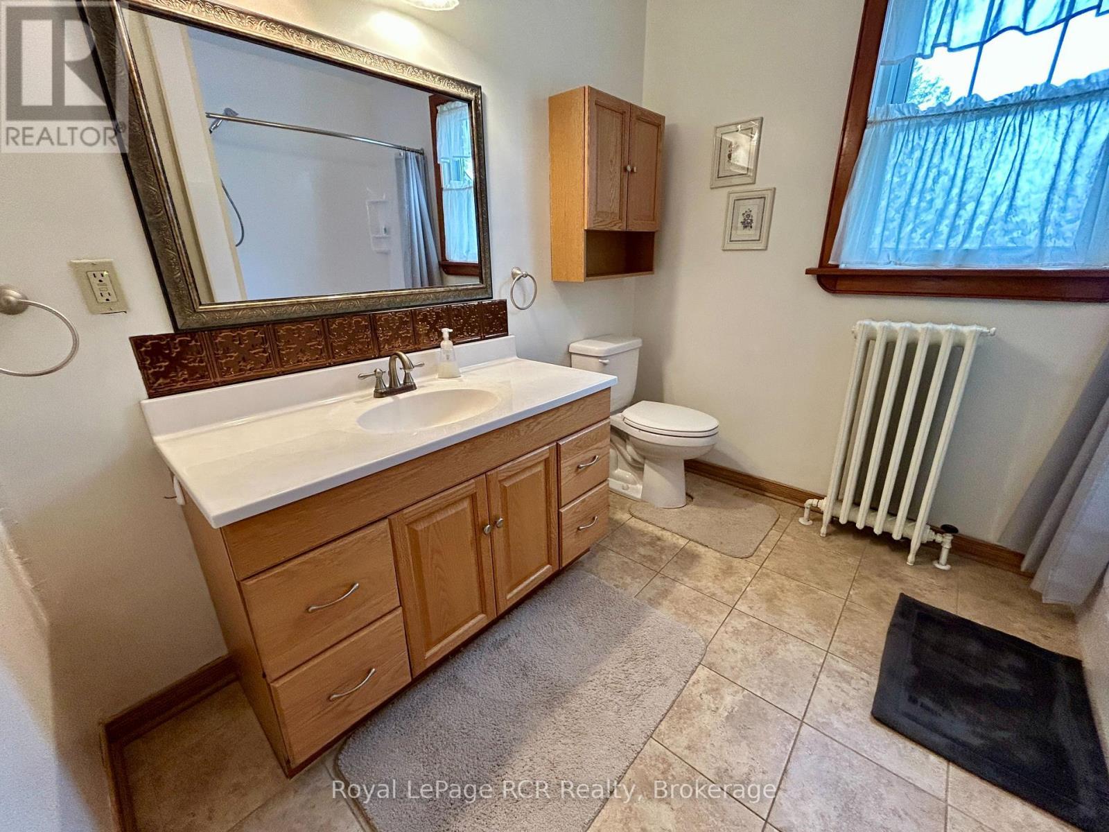












311 12TH STREET

,
Hanover,




Ontario
N4N1V5

