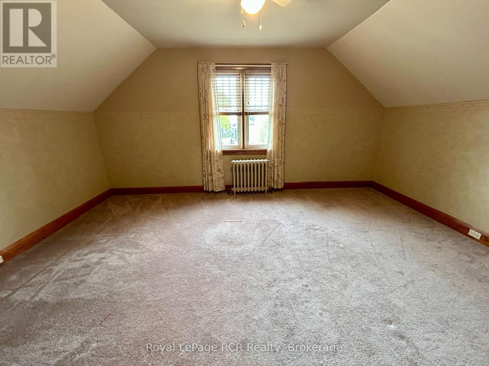 












311 12TH STREET

,
Hanover,




Ontario
N4N1V5

