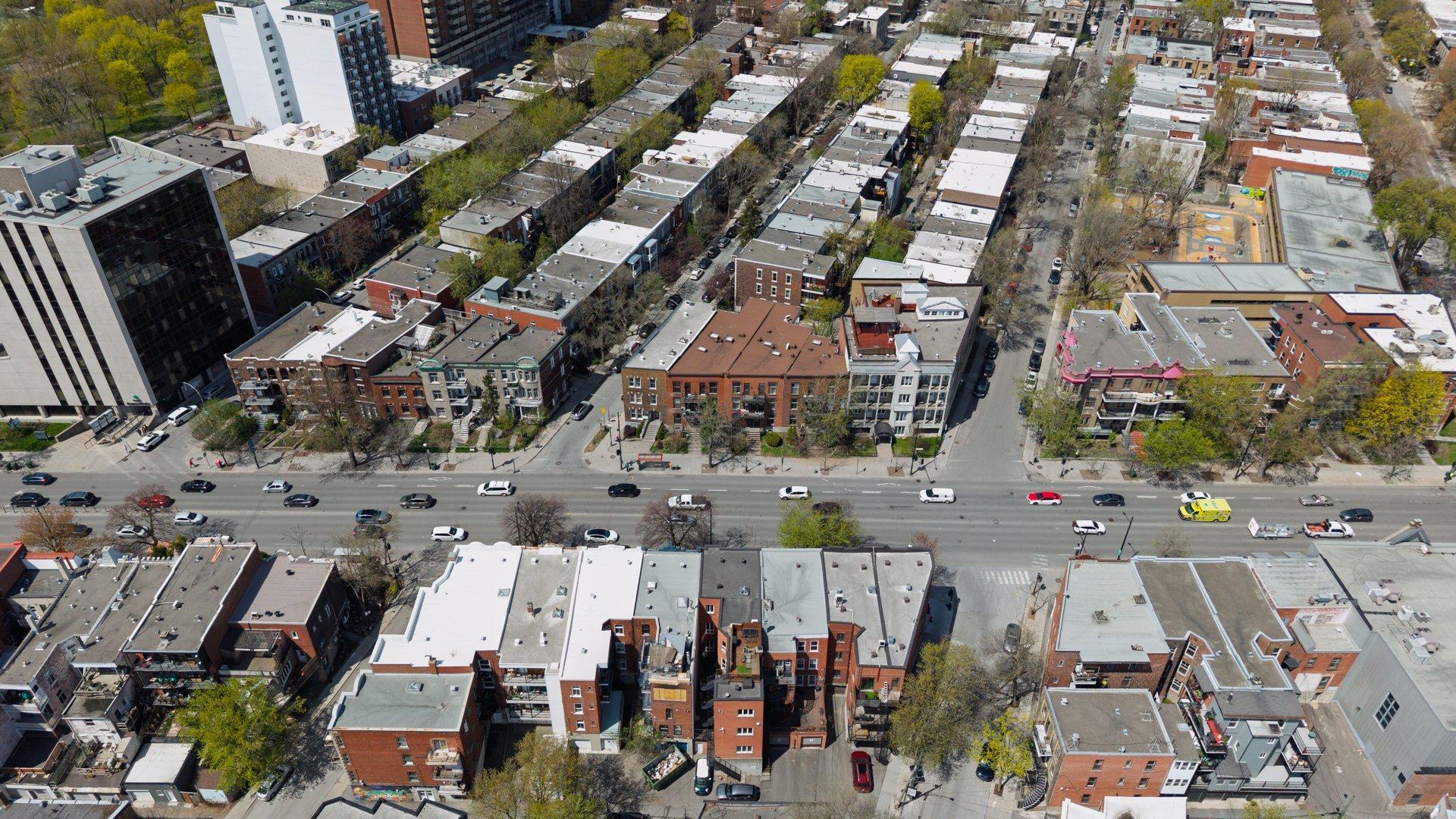 









1973


Rue Sherbrooke E.

,
Montréal (Le Plateau-Mont-Royal),




QC
H2K1B8

