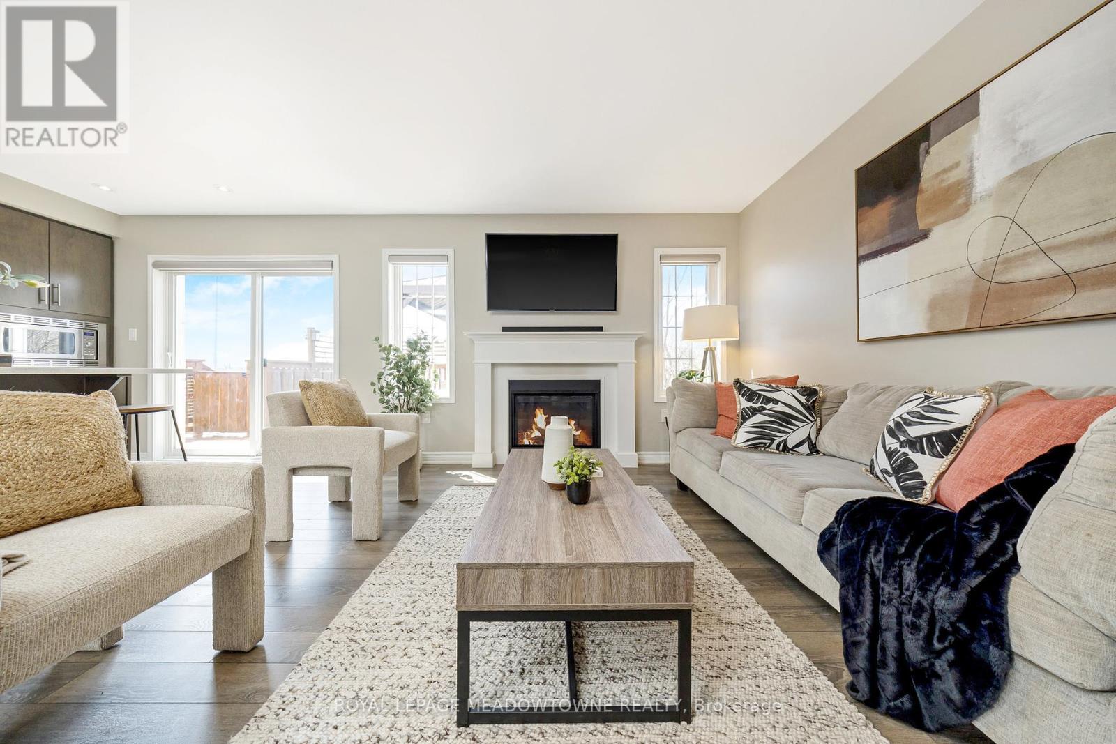 












307 YATES DRIVE

,
Milton,




Ontario
L9T2Y4

