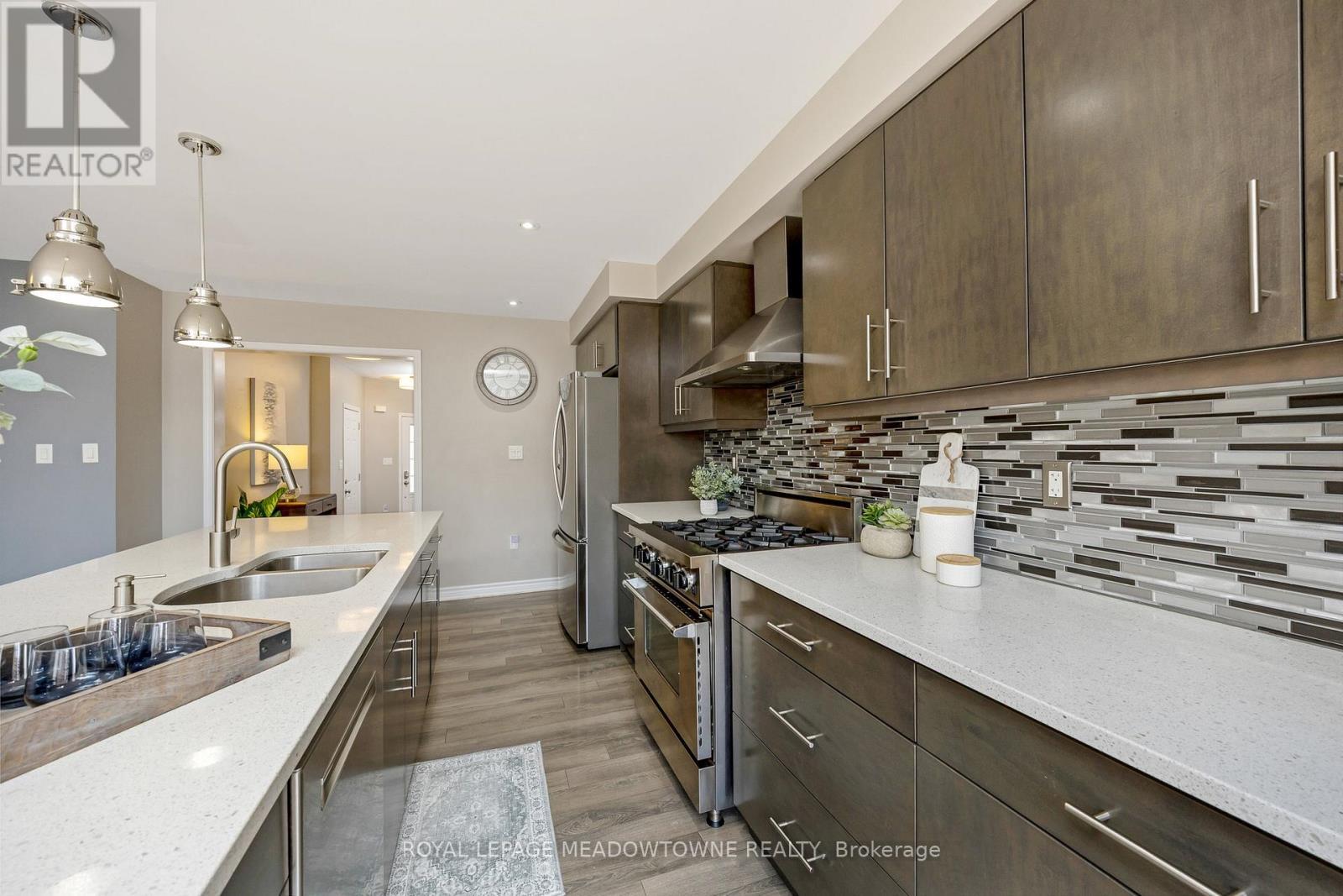 












307 YATES DRIVE

,
Milton,




Ontario
L9T2Y4

