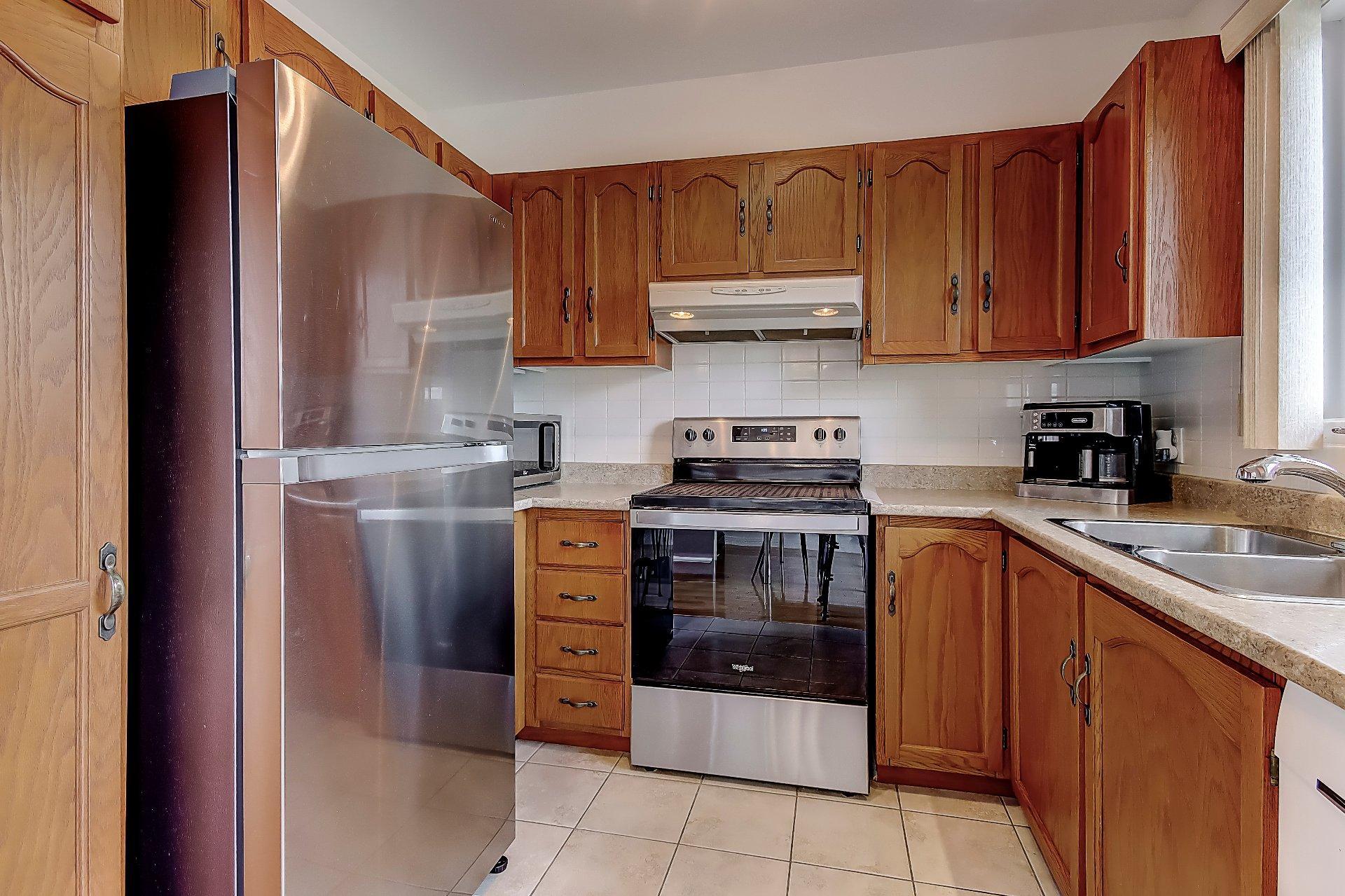









117


Rue Lalemant

,
Longueuil (Le Vieux-Longueuil),




QC
J4G1V2

