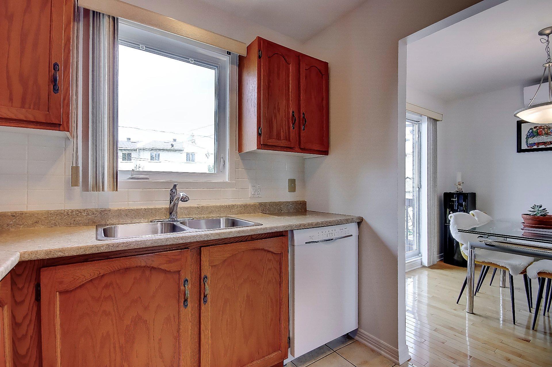 









117


Rue Lalemant

,
Longueuil (Le Vieux-Longueuil),




QC
J4G1V2

