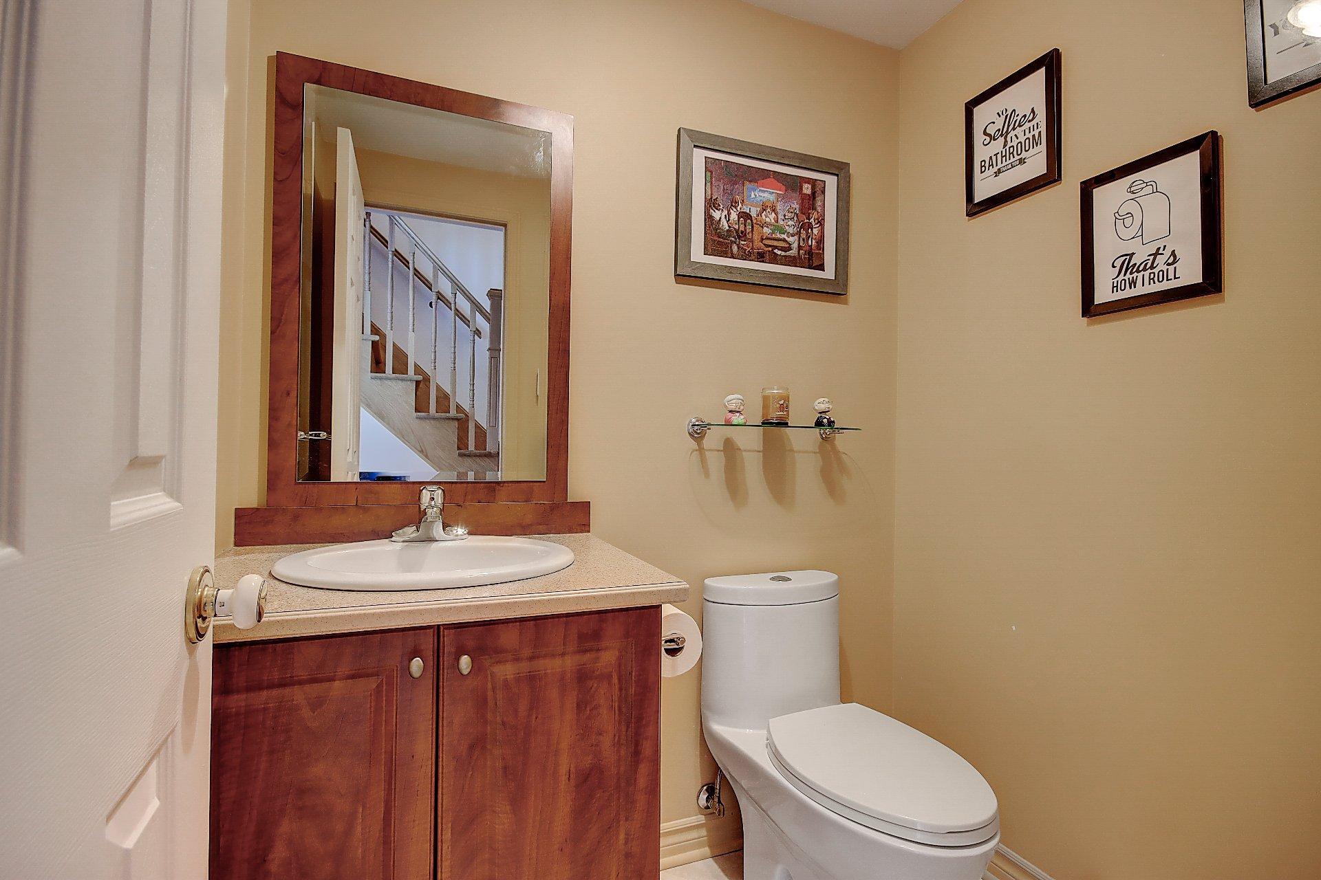 









117


Rue Lalemant

,
Longueuil (Le Vieux-Longueuil),




QC
J4G1V2

