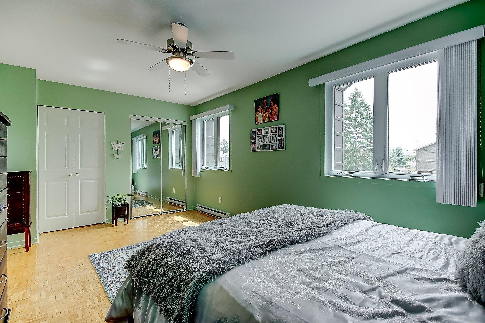 









117


Rue Lalemant

,
Longueuil (Le Vieux-Longueuil),




QC
J4G1V2

