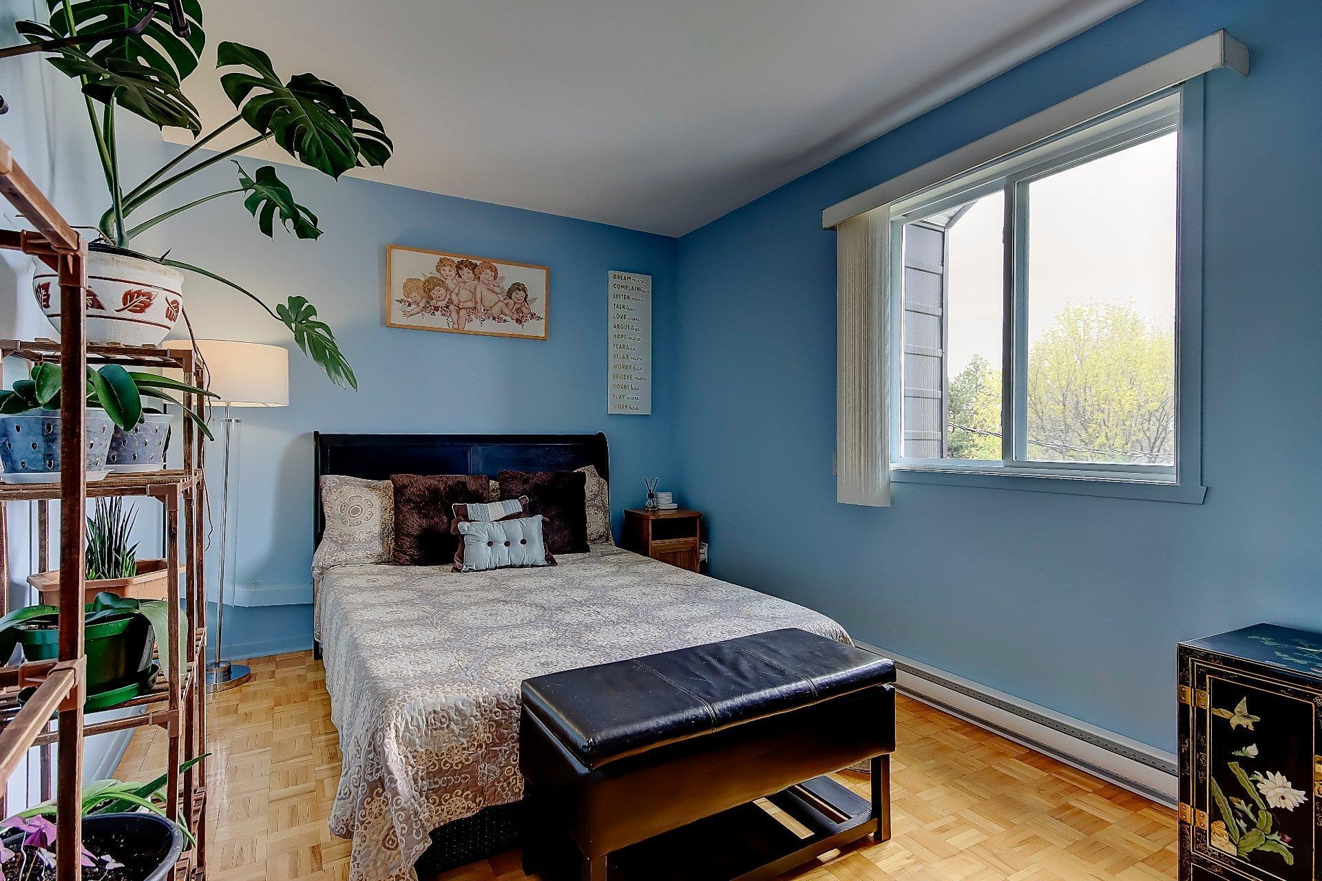 









117


Rue Lalemant

,
Longueuil (Le Vieux-Longueuil),




QC
J4G1V2

