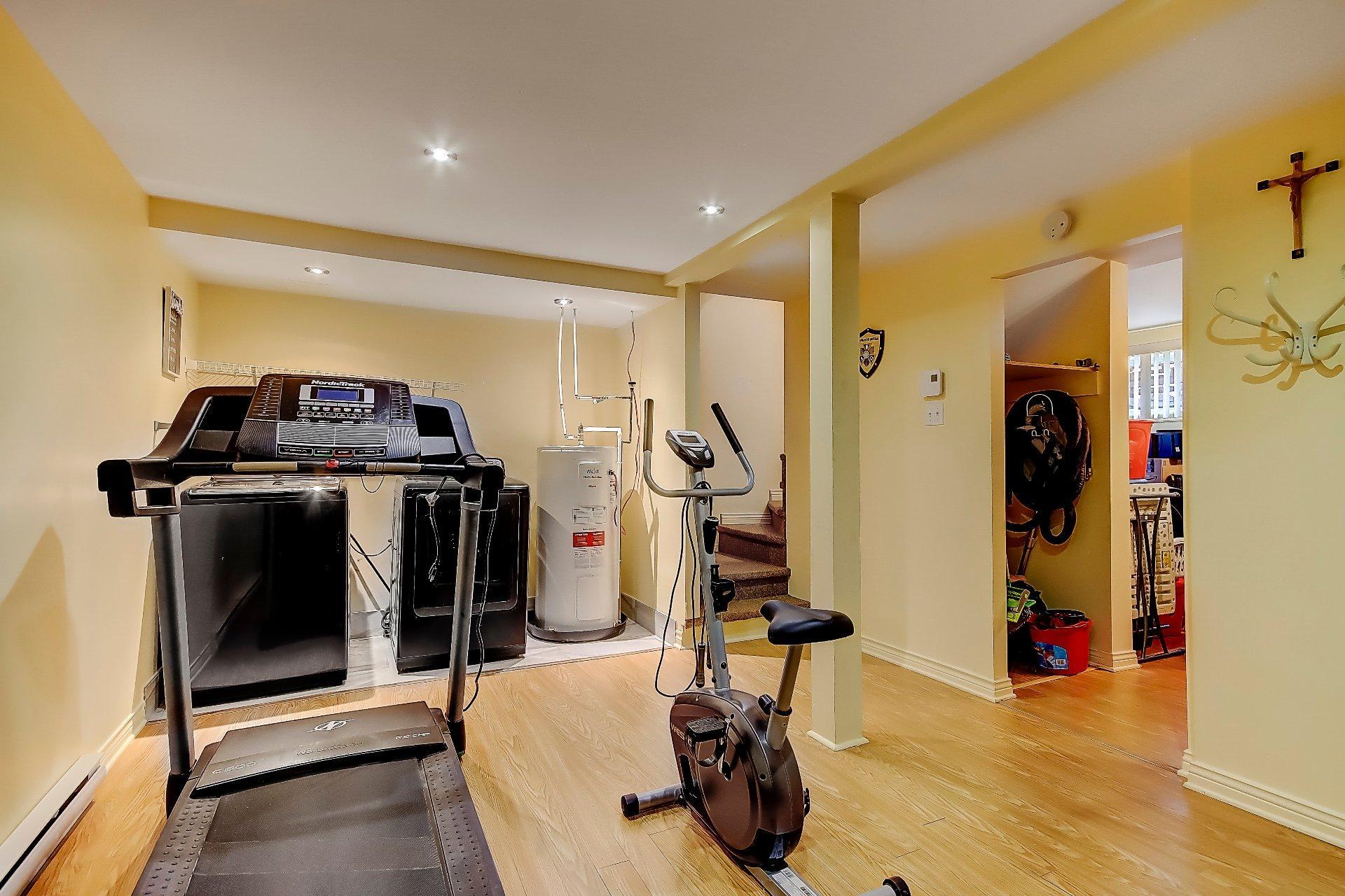 









117


Rue Lalemant

,
Longueuil (Le Vieux-Longueuil),




QC
J4G1V2

