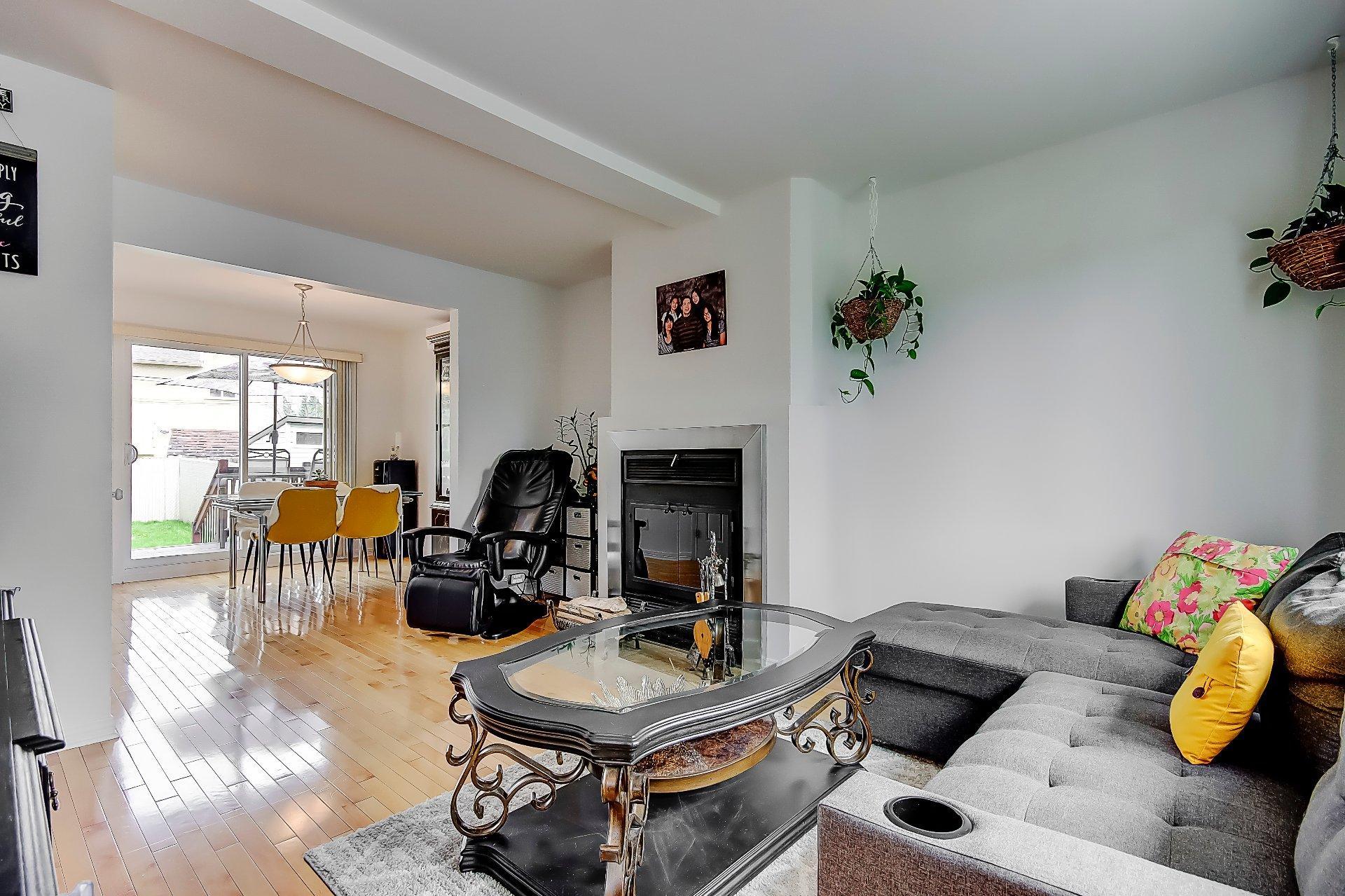 









117


Rue Lalemant

,
Longueuil (Le Vieux-Longueuil),




QC
J4G1V2

