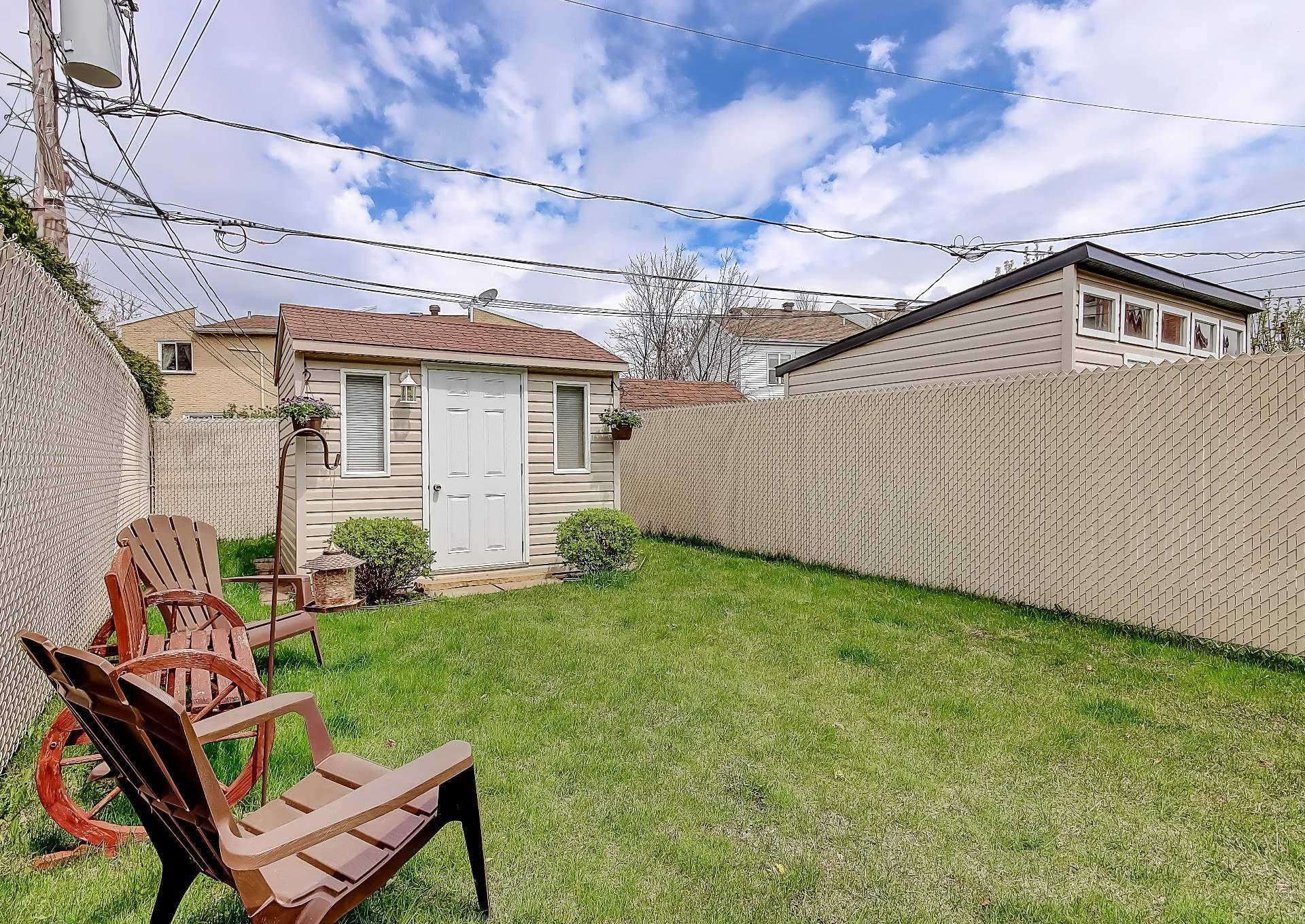 









117


Rue Lalemant

,
Longueuil (Le Vieux-Longueuil),




QC
J4G1V2

