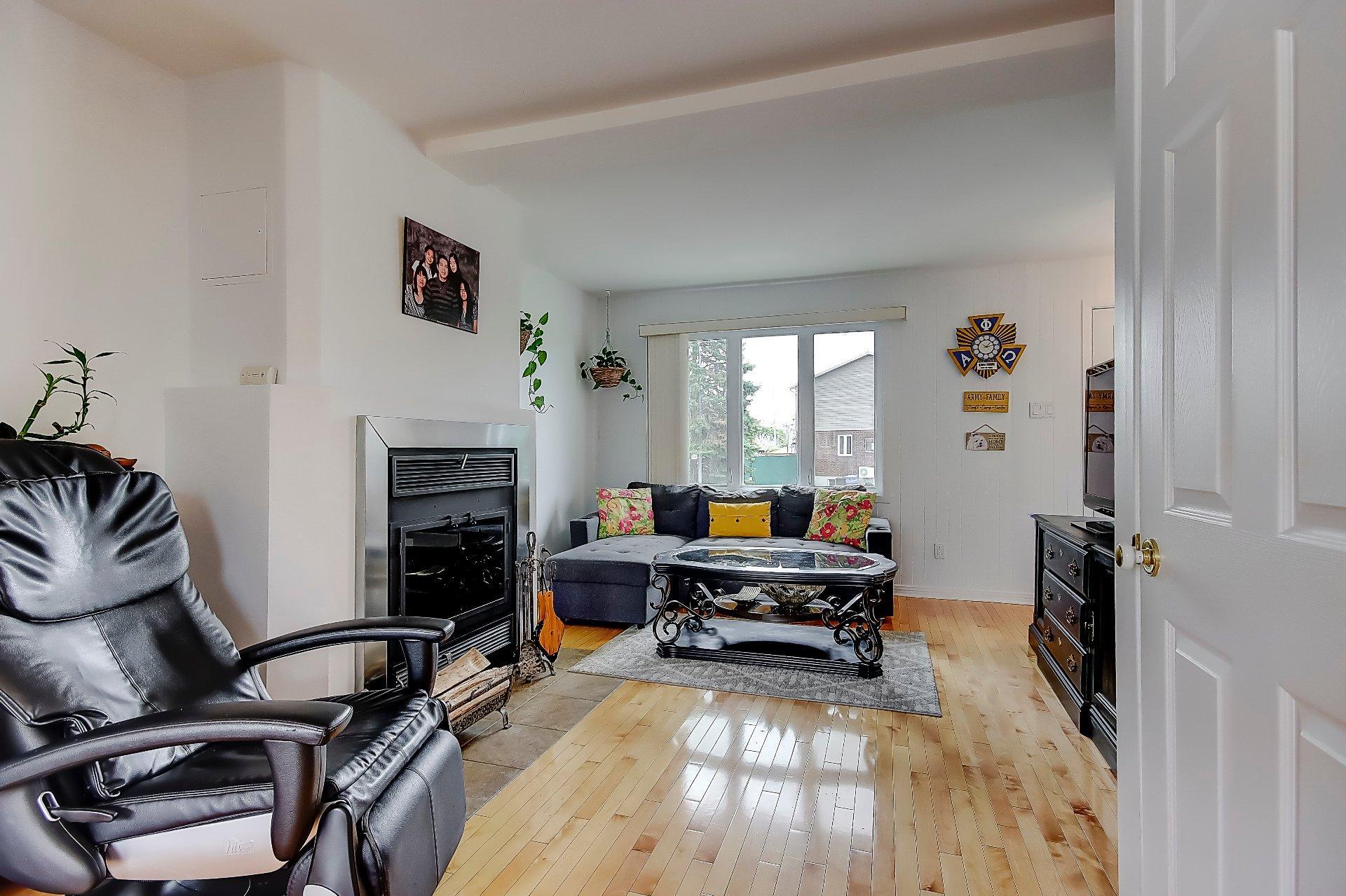 









117


Rue Lalemant

,
Longueuil (Le Vieux-Longueuil),




QC
J4G1V2

