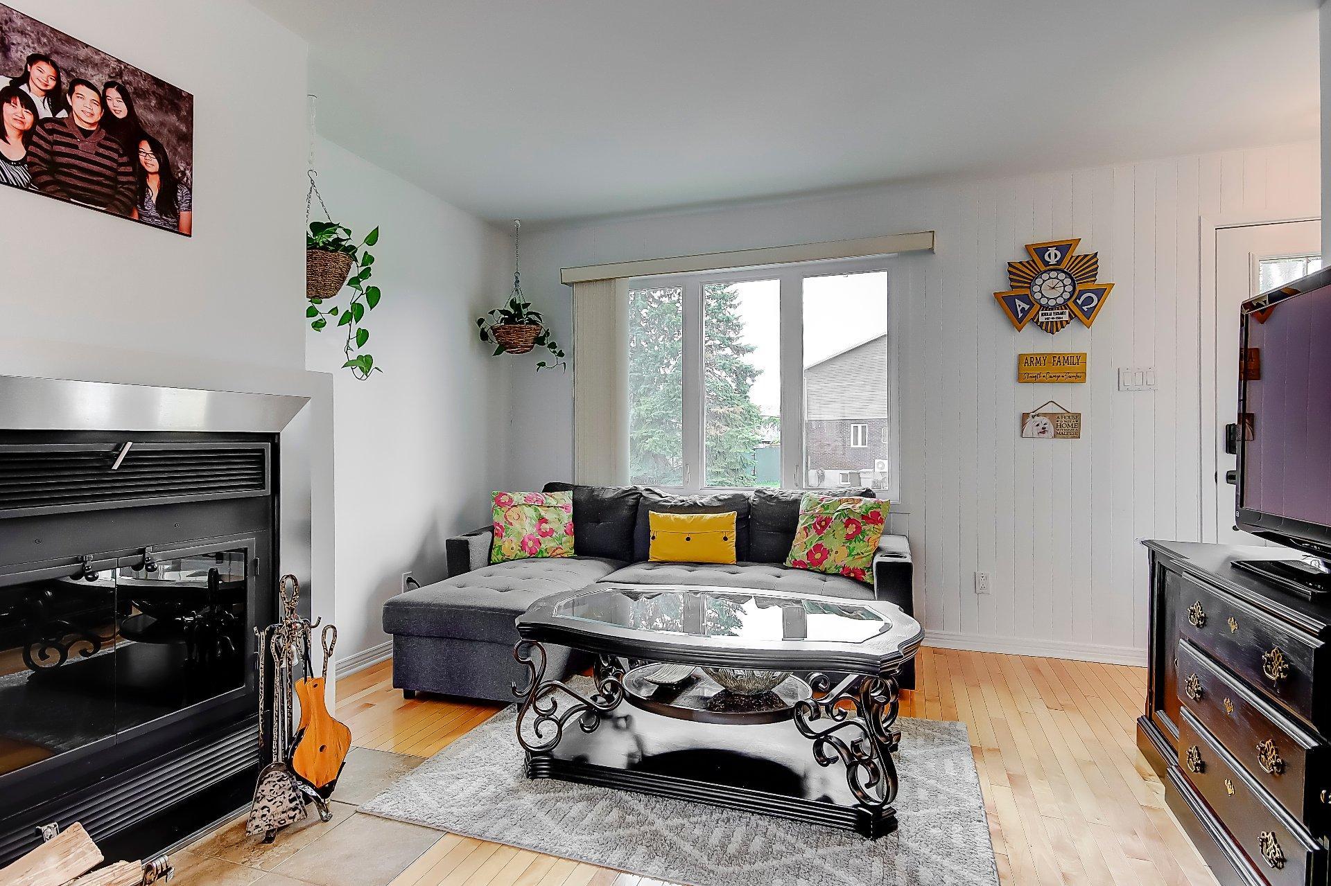 









117


Rue Lalemant

,
Longueuil (Le Vieux-Longueuil),




QC
J4G1V2

