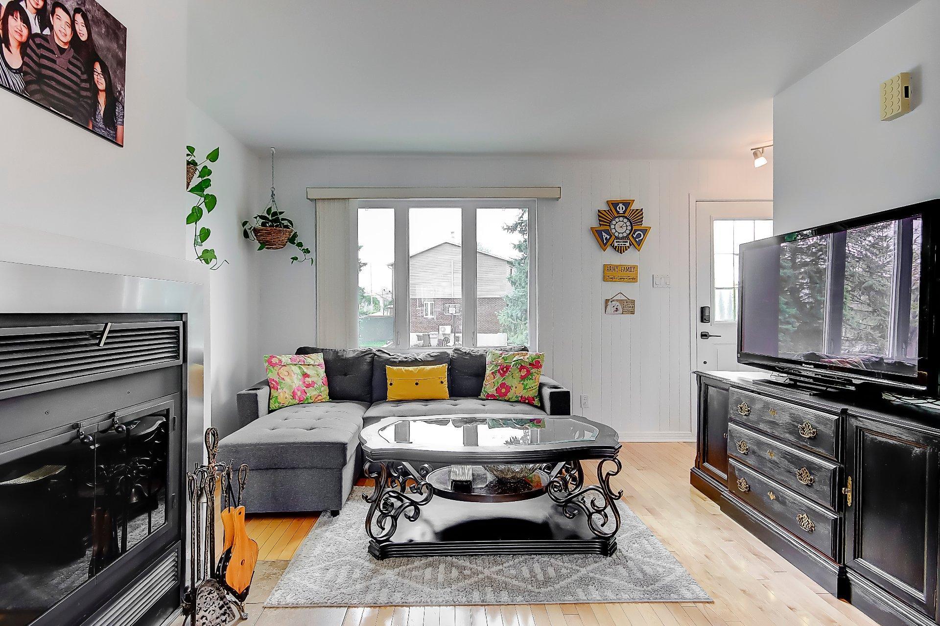 









117


Rue Lalemant

,
Longueuil (Le Vieux-Longueuil),




QC
J4G1V2

