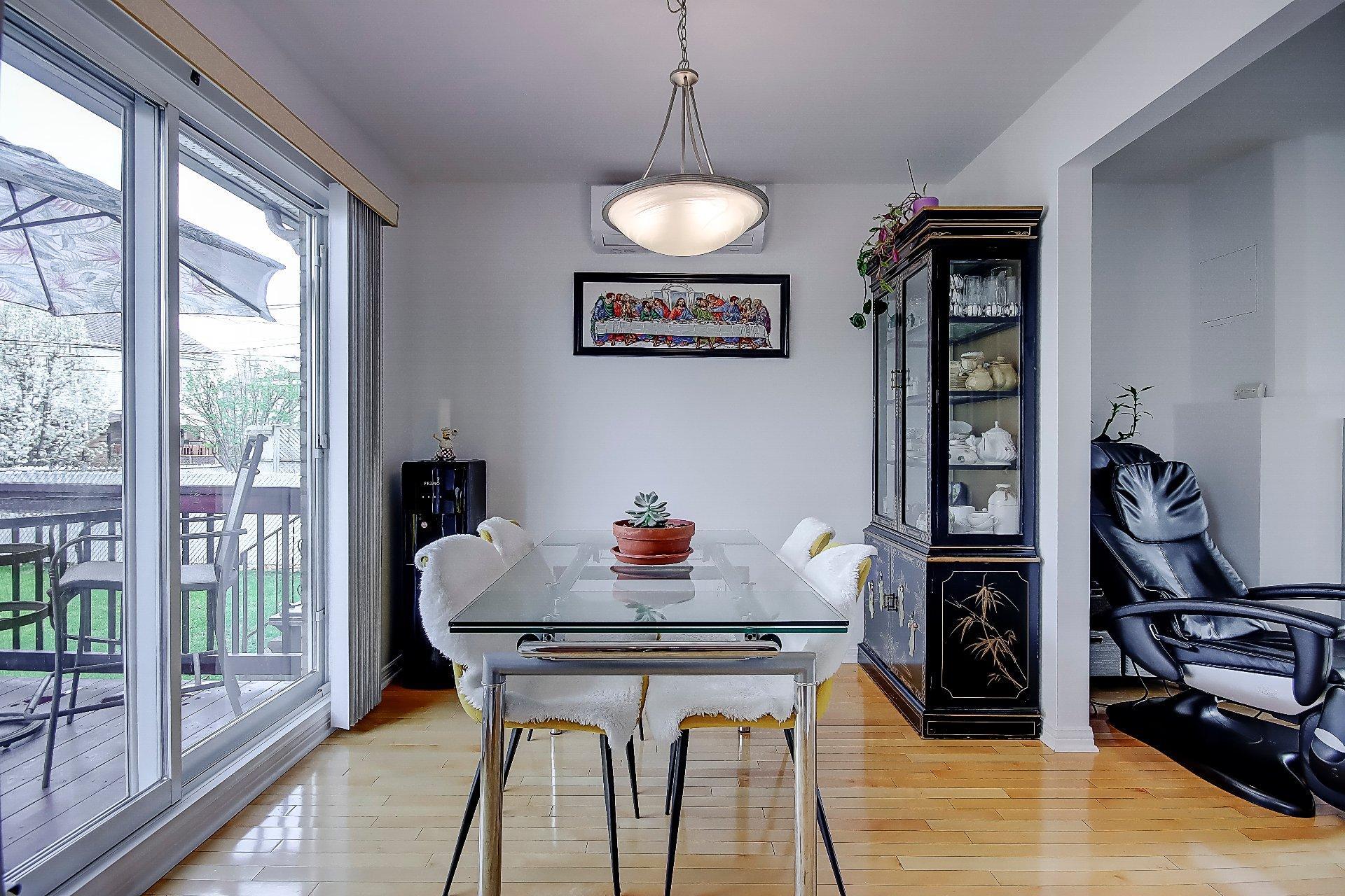 









117


Rue Lalemant

,
Longueuil (Le Vieux-Longueuil),




QC
J4G1V2

