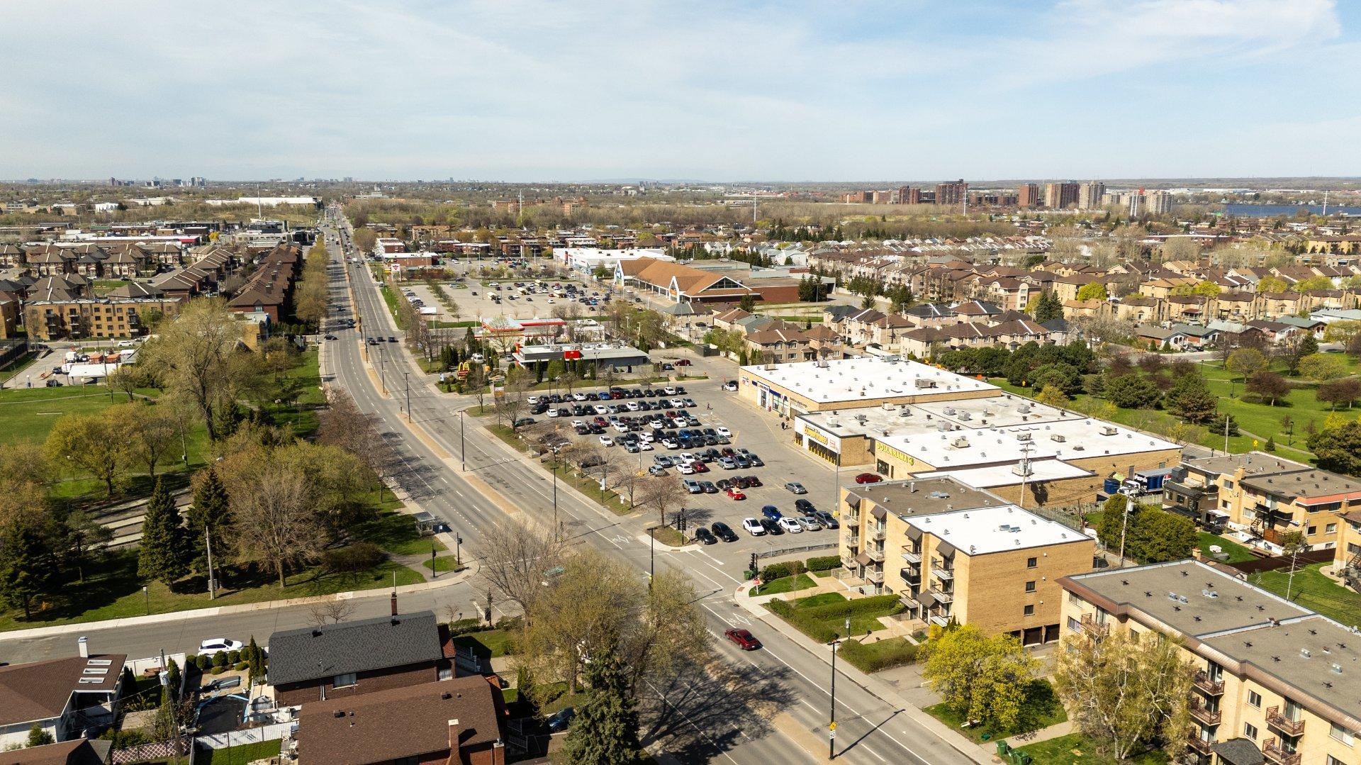 









7910


Av. René-Descartes

,
Montréal (Rivière-des-Prairies/Pointe-aux-Trembles),




QC
H1E3J1

