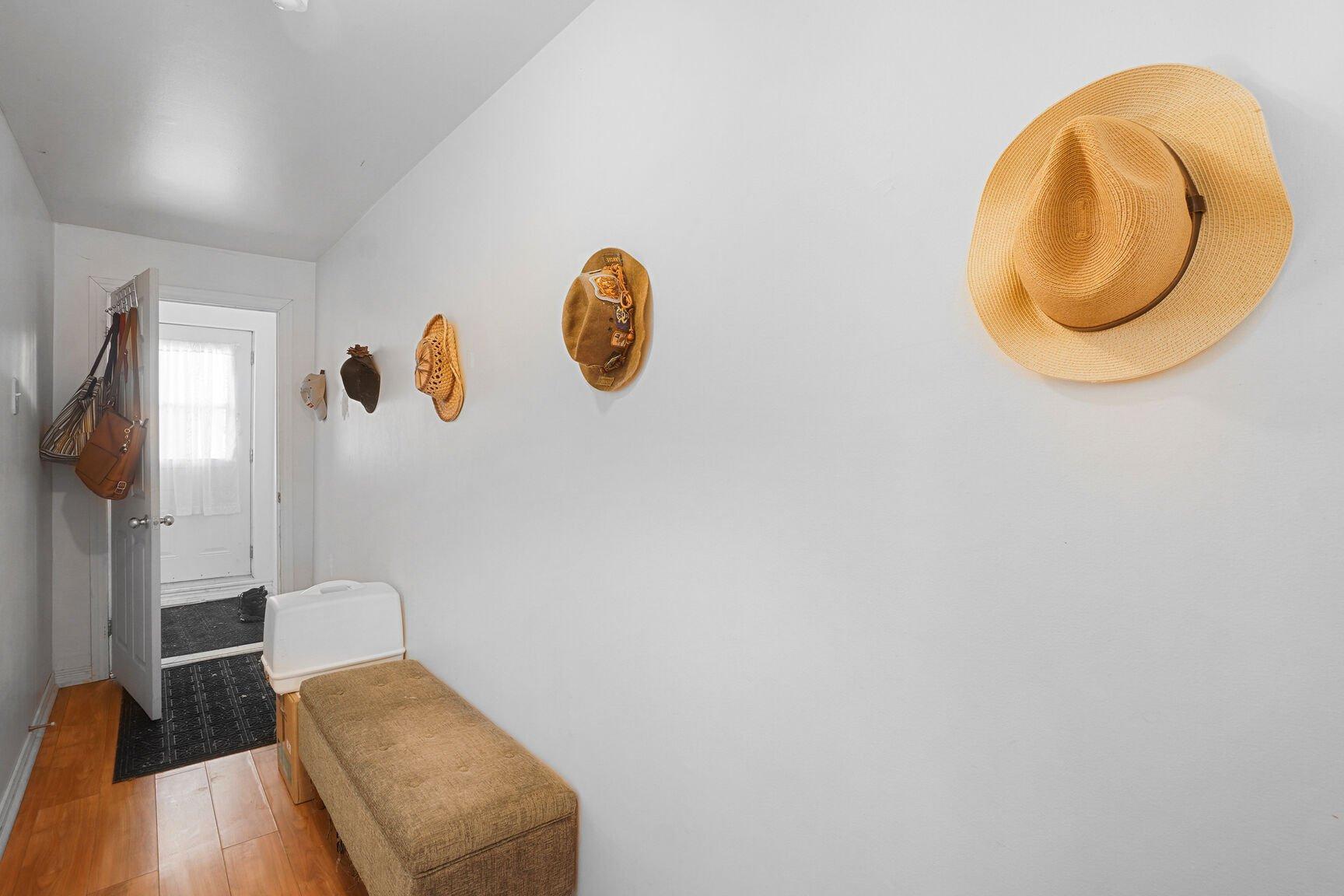 









2915

 - 2919


Rue Dugas

,
Longueuil (Le Vieux-Longueuil),




QC
J4L3L6

