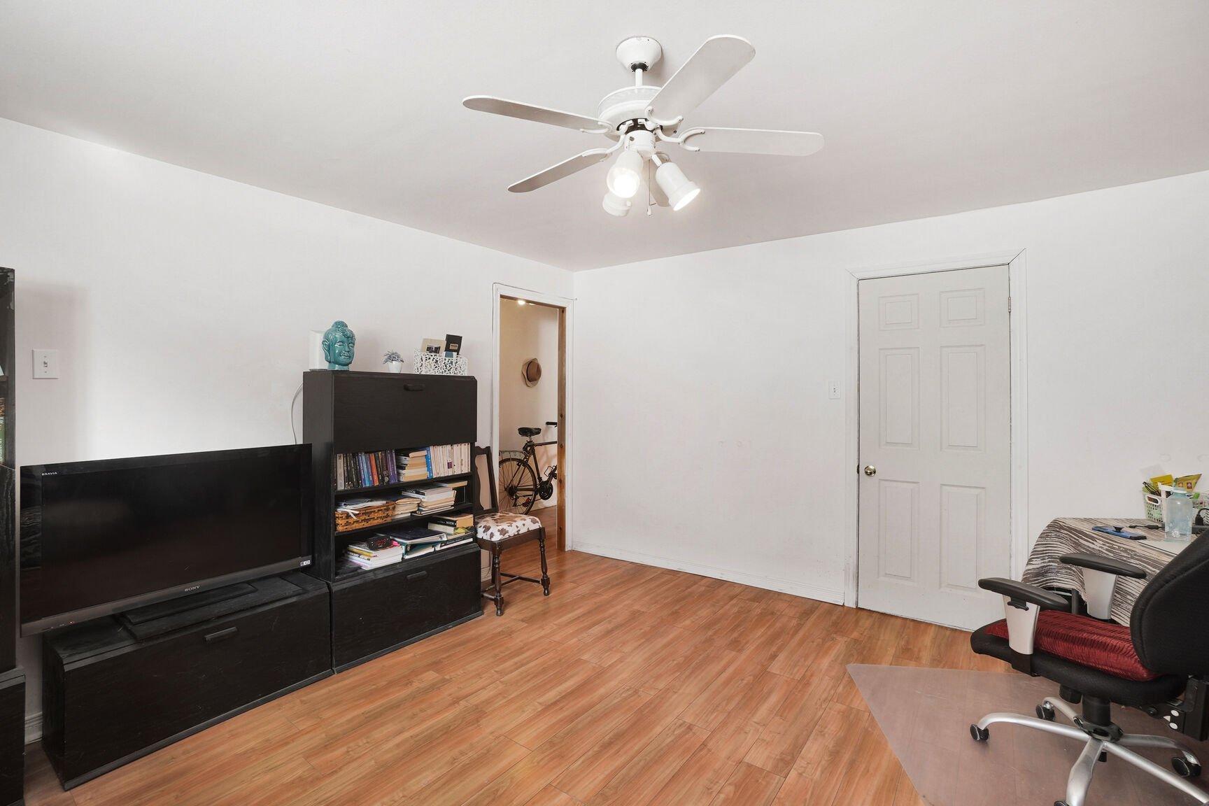 









2915

 - 2919


Rue Dugas

,
Longueuil (Le Vieux-Longueuil),




QC
J4L3L6

