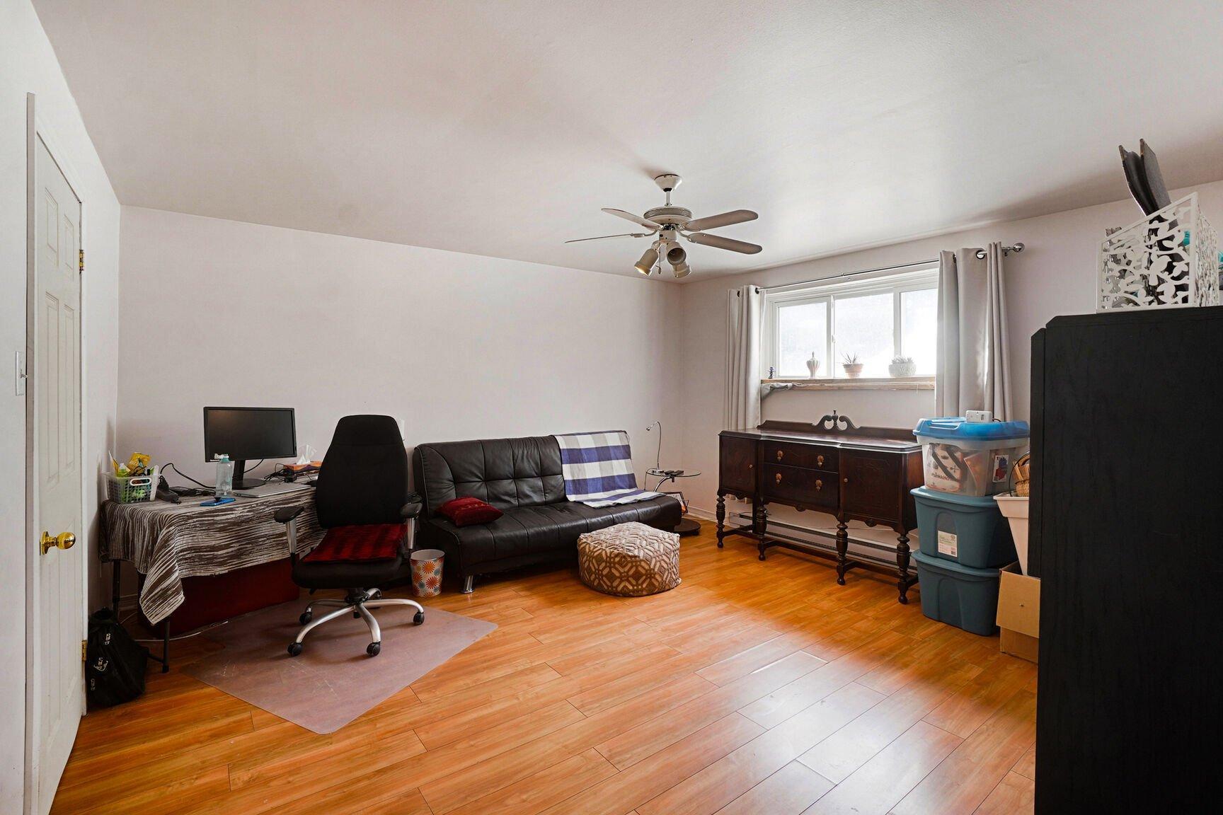 









2915

 - 2919


Rue Dugas

,
Longueuil (Le Vieux-Longueuil),




QC
J4L3L6

