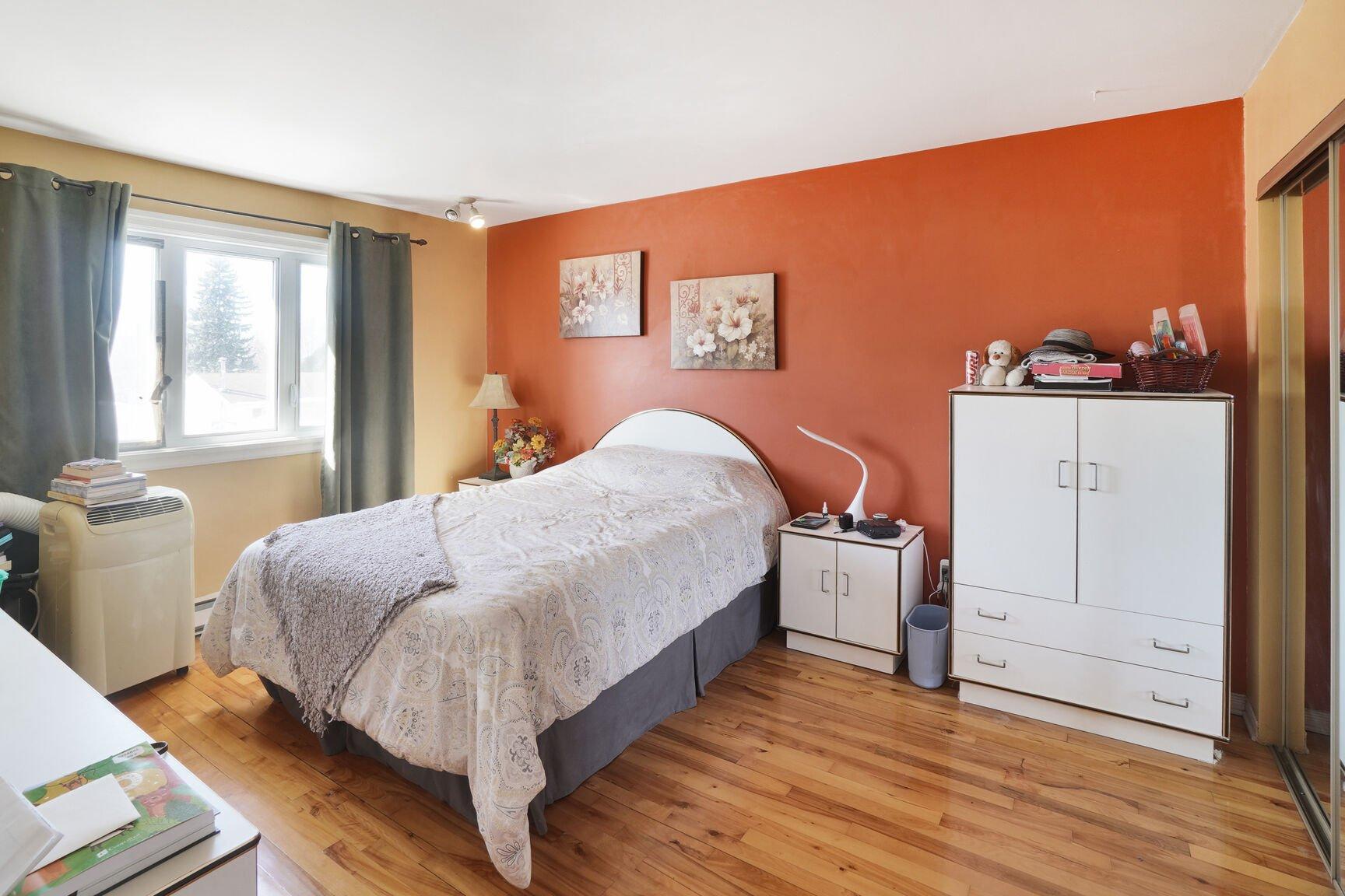 









2915

 - 2919


Rue Dugas

,
Longueuil (Le Vieux-Longueuil),




QC
J4L3L6

