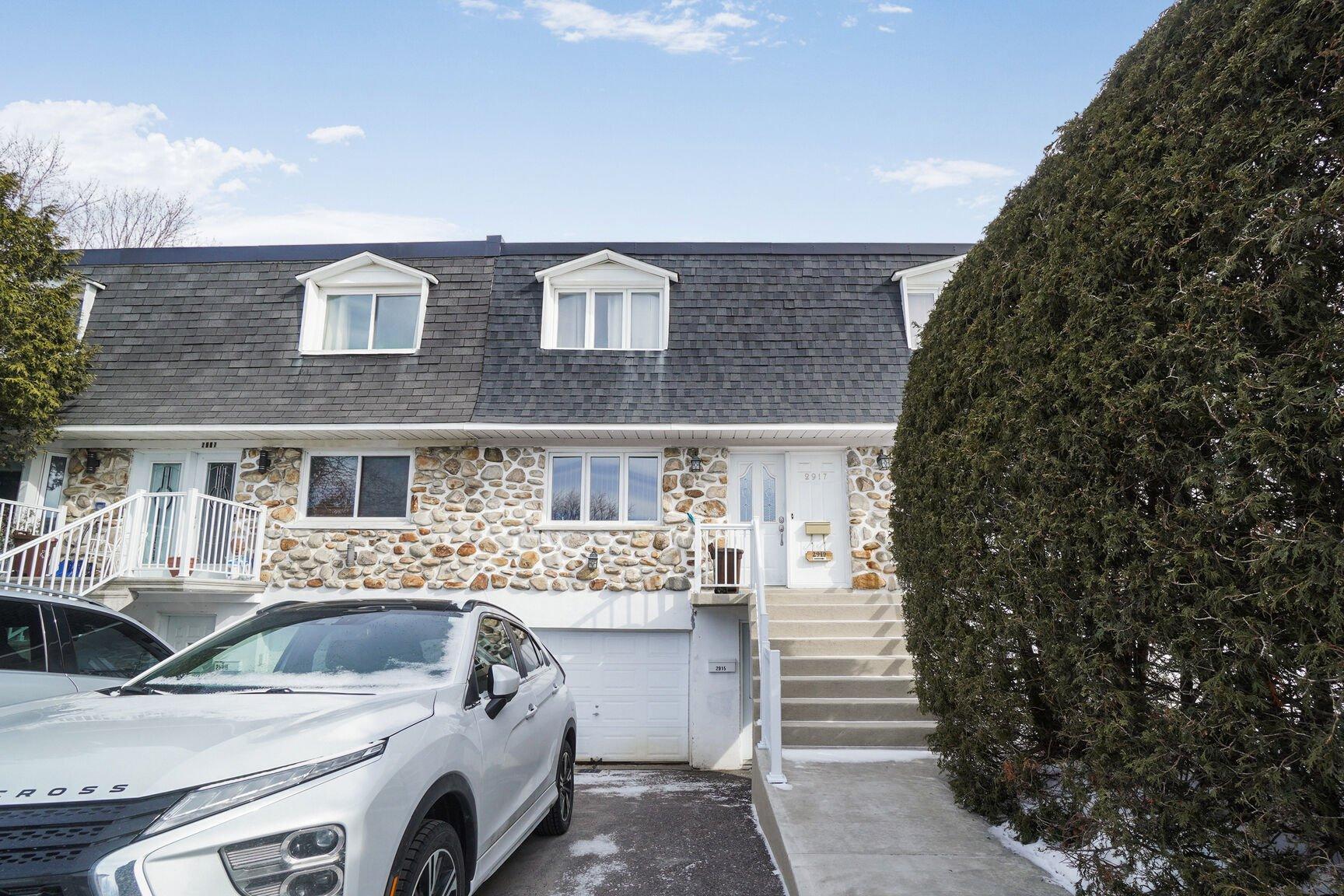 









2915

 - 2919


Rue Dugas

,
Longueuil (Le Vieux-Longueuil),




QC
J4L3L6

