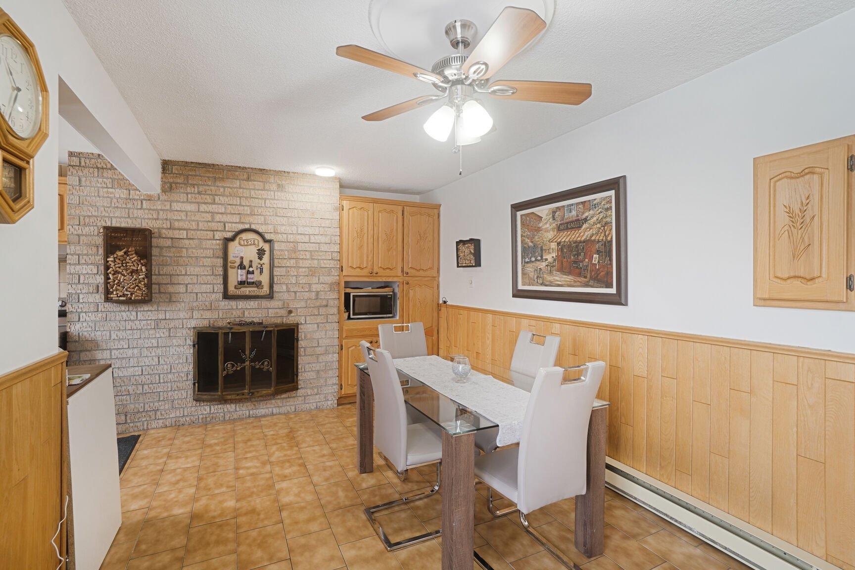 









2915

 - 2919


Rue Dugas

,
Longueuil (Le Vieux-Longueuil),




QC
J4L3L6

