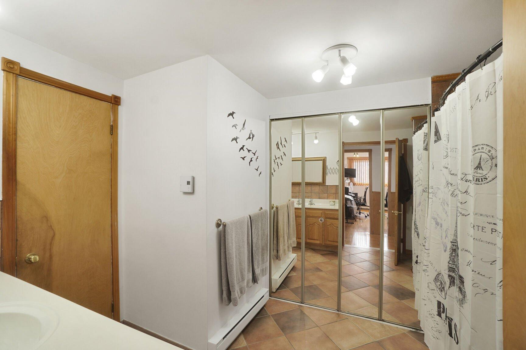 









2915

 - 2919


Rue Dugas

,
Longueuil (Le Vieux-Longueuil),




QC
J4L3L6

