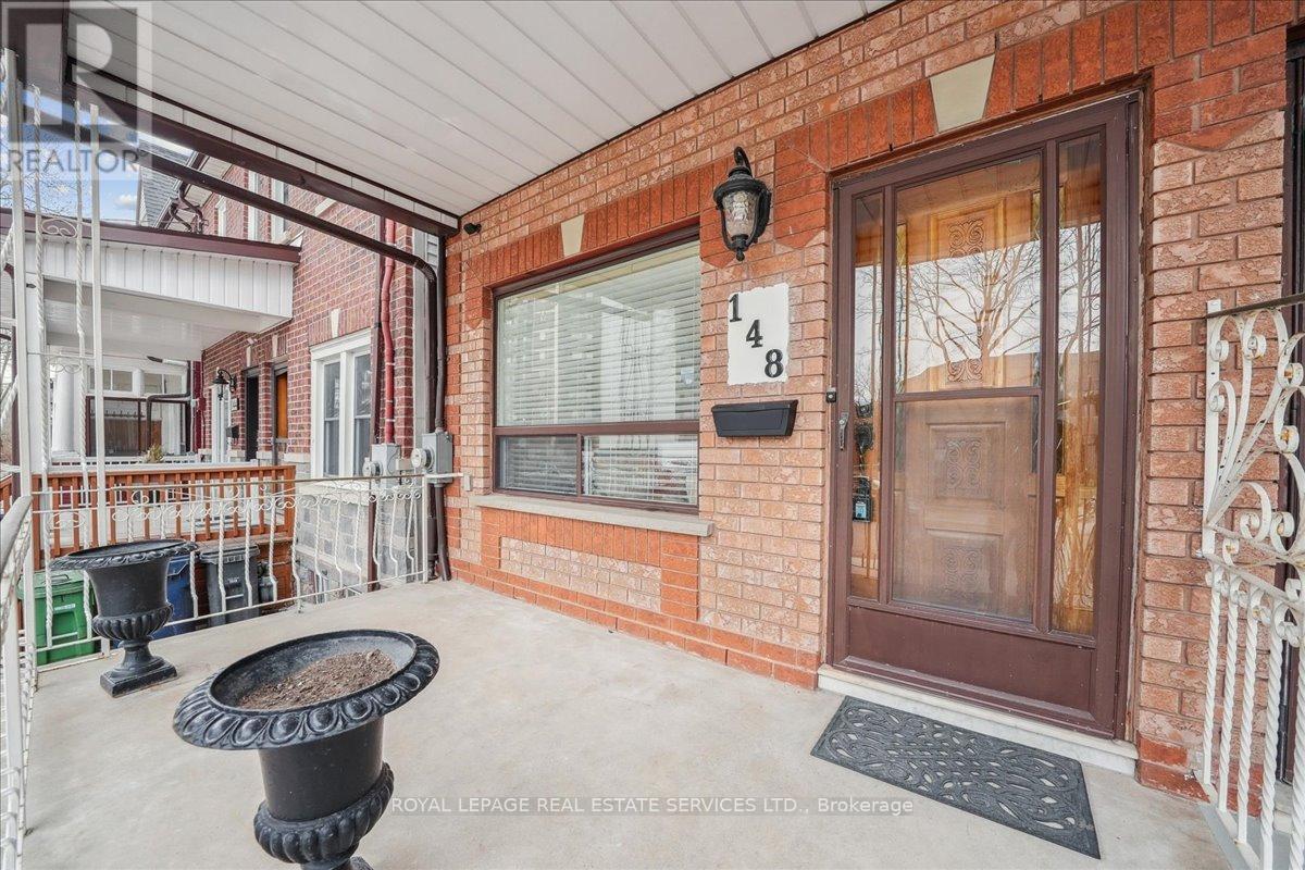 












148 WEST LODGE AVENUE

,
Toronto,




Ontario
M6K2T5

